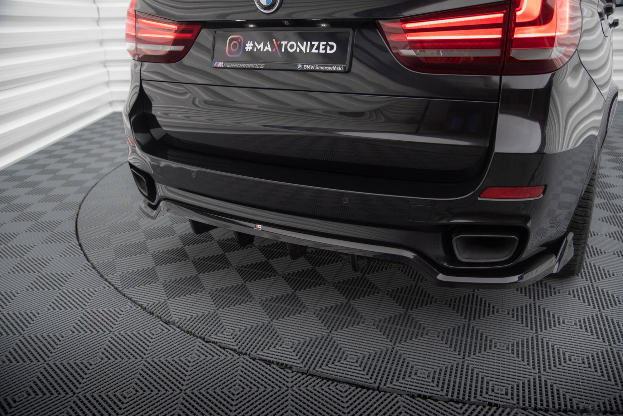Central Rear Splitter (Vertical Bars) BMW X5 M-Pack F15 - 5