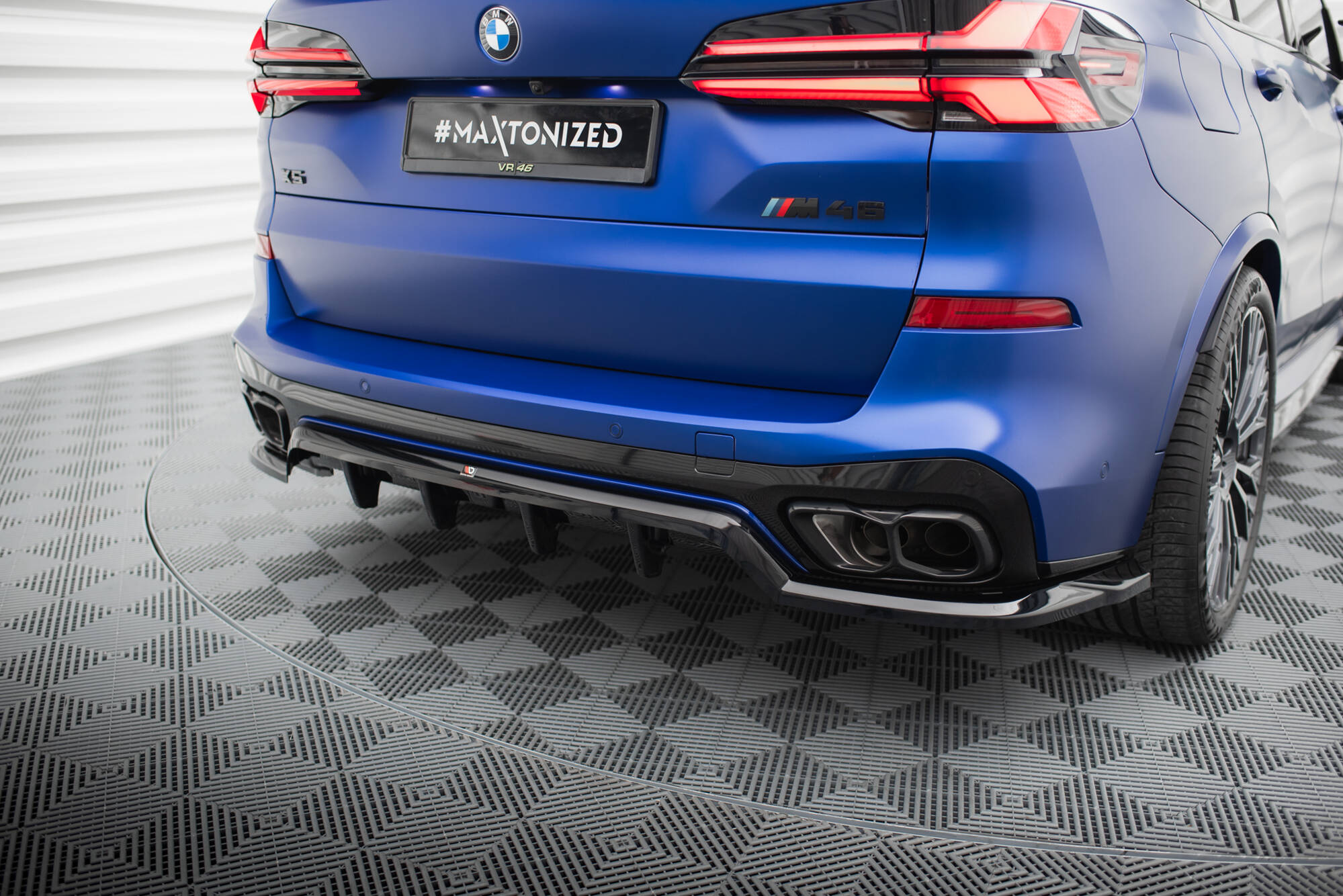 Central Rear Splitter (Vertical Bars) V.1 BMW X5 M-Pack G05 Facelift - 5