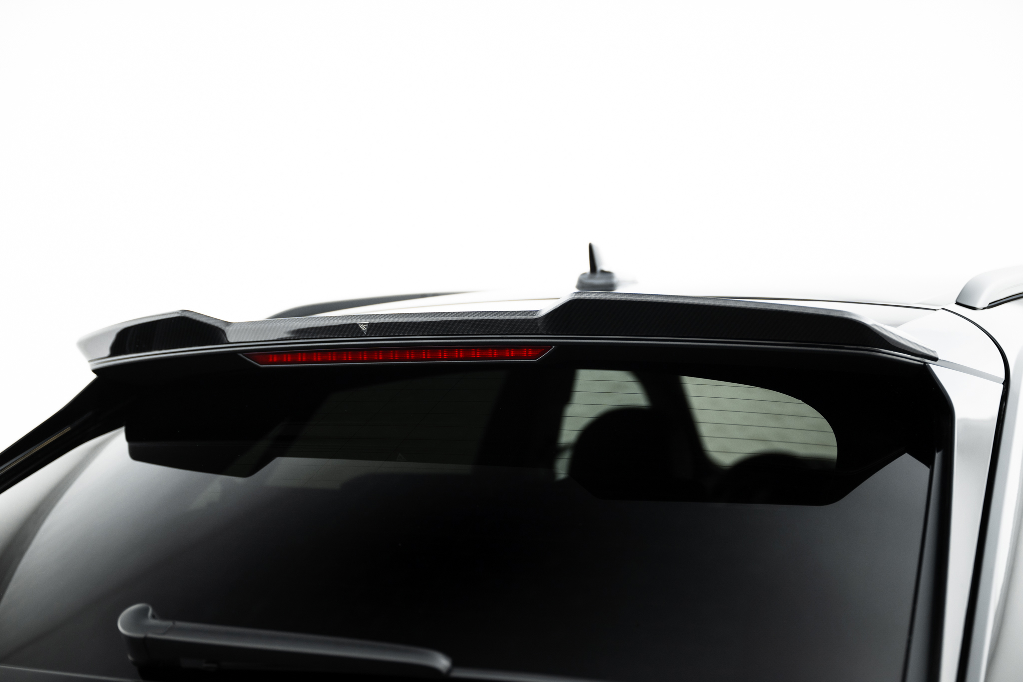 PREPREG CARBON FIBER TAILGATE SPOILER (UPPER) SUITABLE FOR AUDI SQ8 / Q8 S-LINE MK1 FACELIFT – MAXTON DESIGN - 8