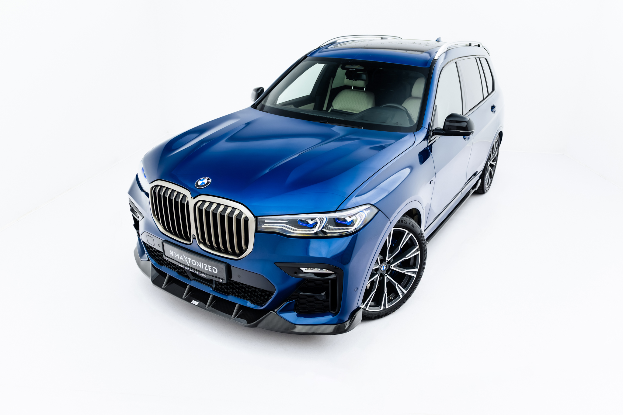 PREPREG CARBON FIBER FRONT SPLITTER SUITABLE FOR BMW X7 M-PACK G07 – MAXTON DESIGN - 4