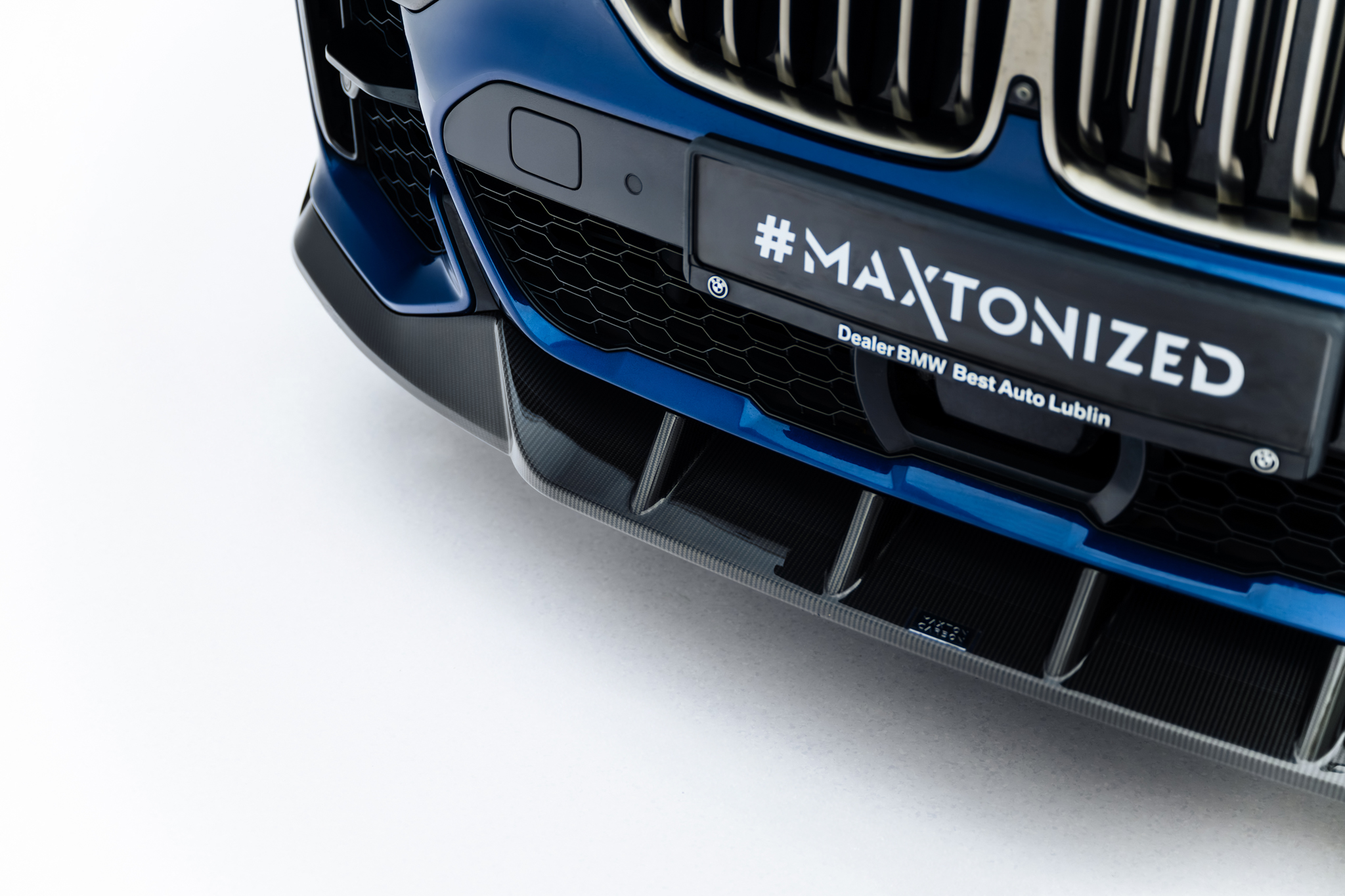 PREPREG CARBON FIBER FRONT SPLITTER SUITABLE FOR BMW X7 M-PACK G07 – MAXTON DESIGN - 8