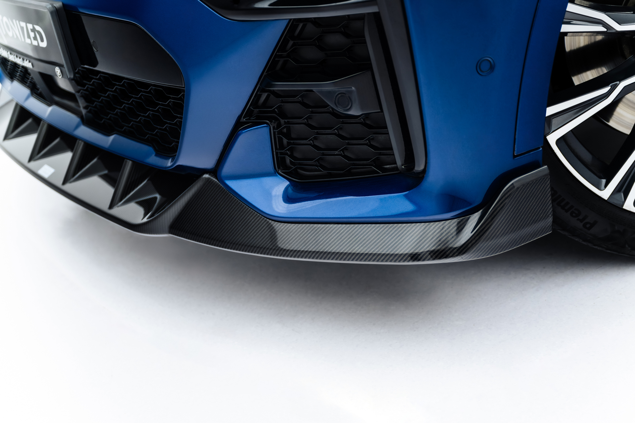 PREPREG CARBON FIBER FRONT SPLITTER SUITABLE FOR BMW X7 M-PACK G07 – MAXTON DESIGN - 2