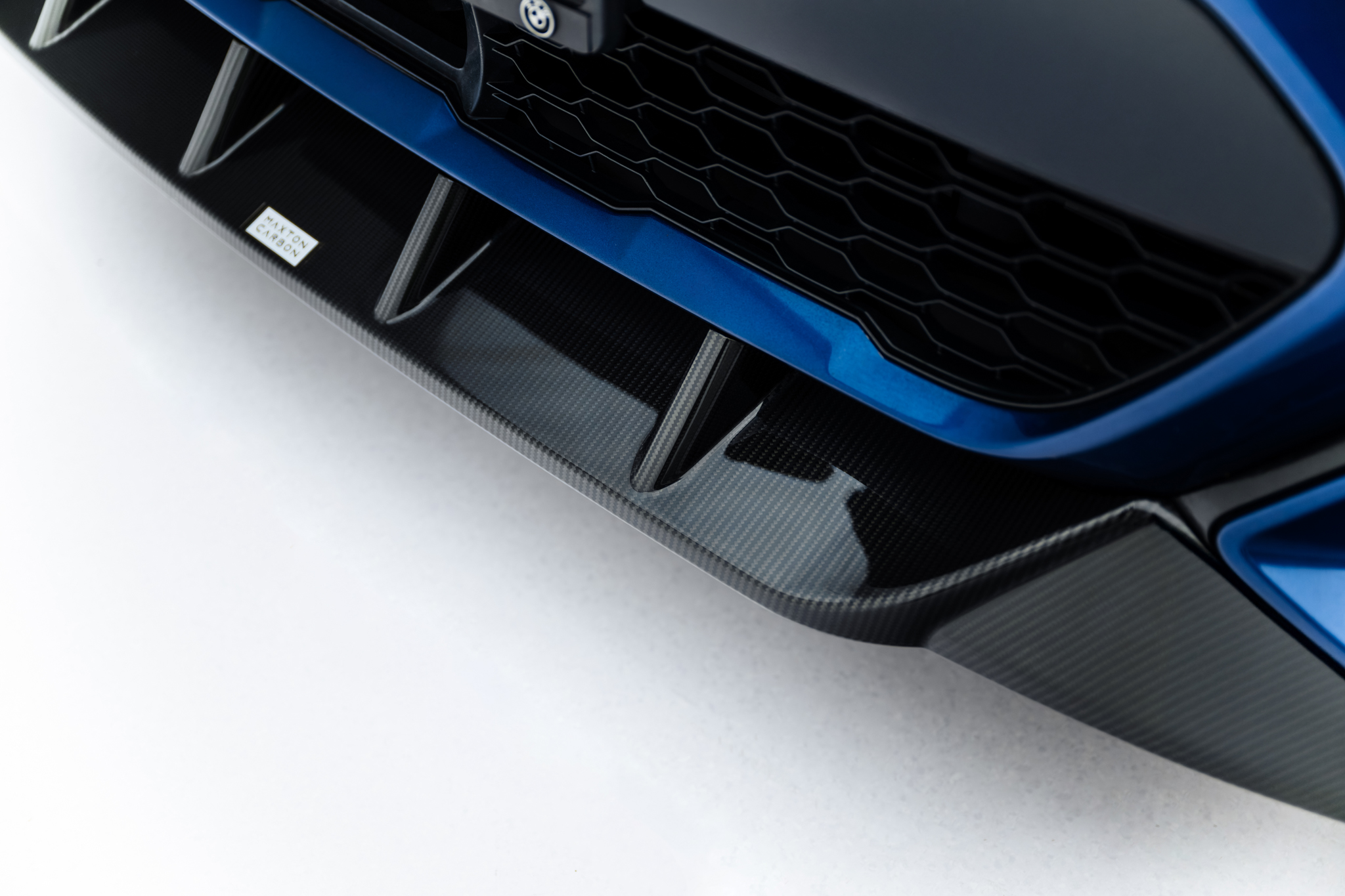 PREPREG CARBON FIBER FRONT SPLITTER SUITABLE FOR BMW X7 M-PACK G07 – MAXTON DESIGN - 3