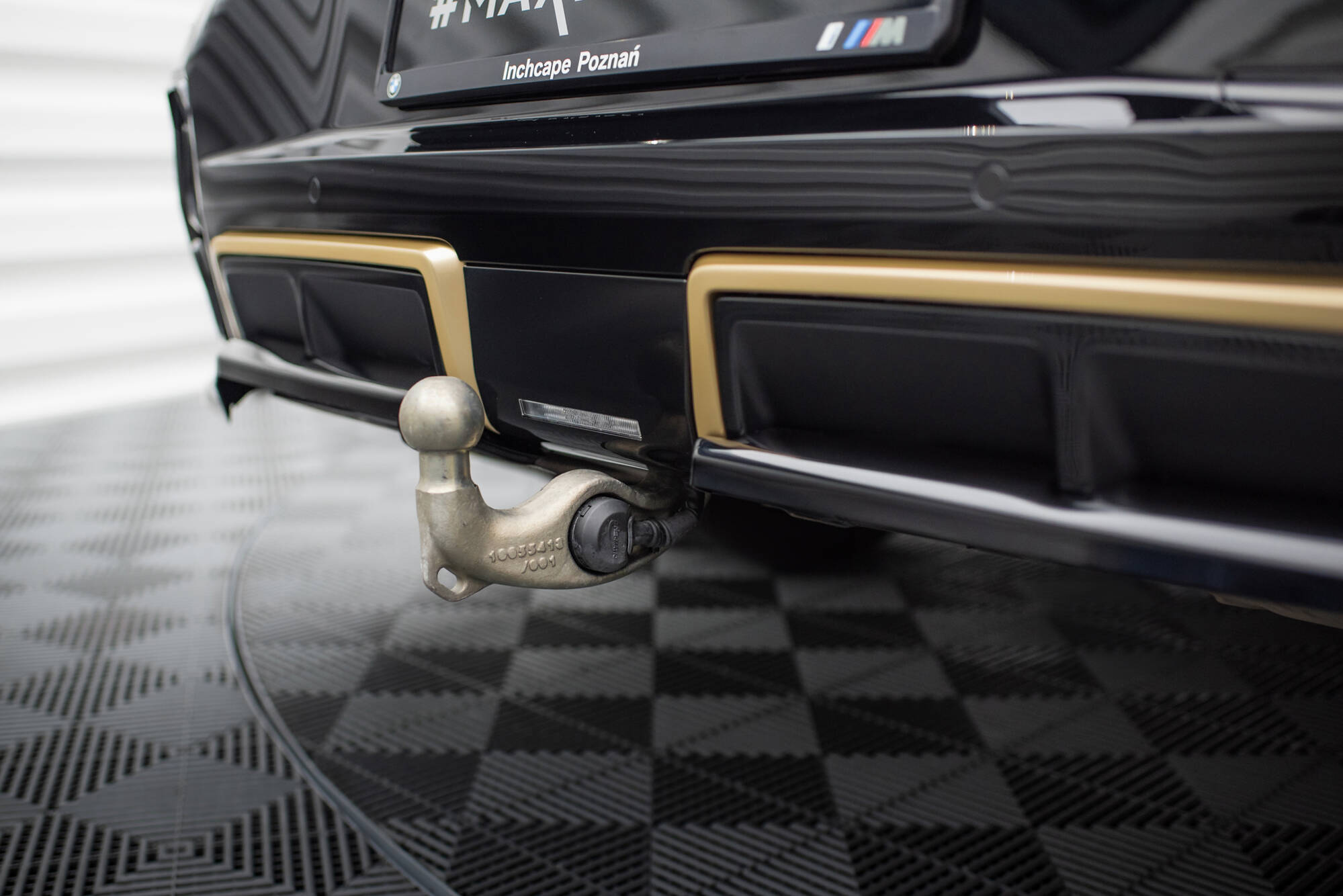 Central Rear Splitter (Vertical Bars) BMW XM G09 - 4