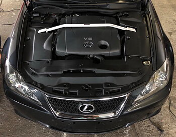 LEXUS IS250/350 05-09 ULTRARACING FRÄMRE ÖVRE FJÄDERBENSSTAG