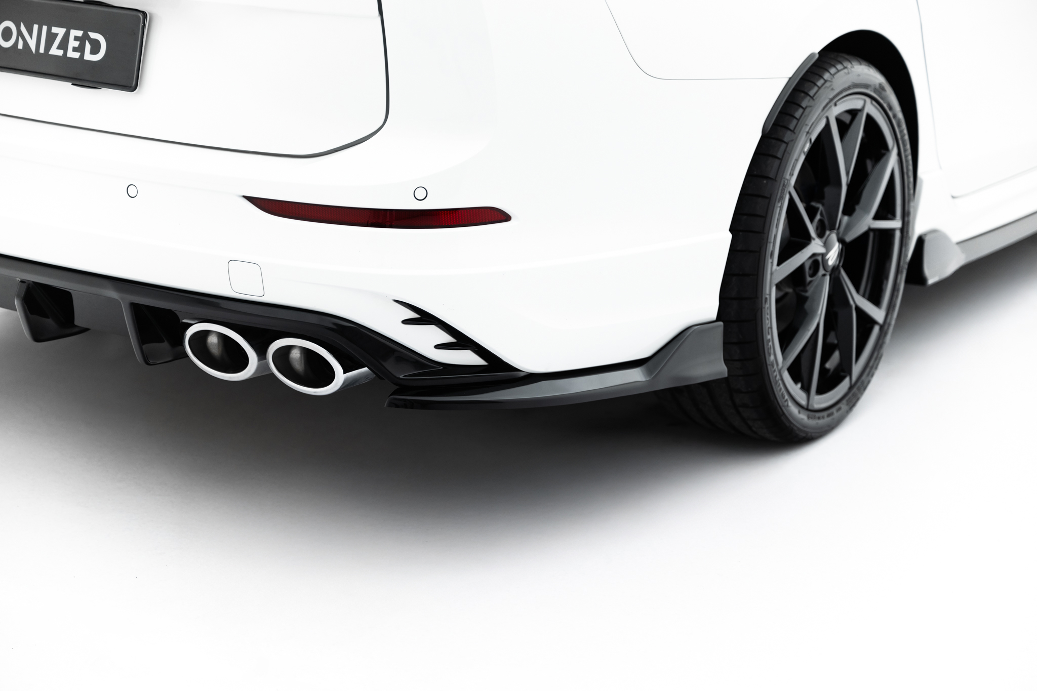 BAKRE SIDOSPLITTERS V.2 TILL VOLKSWAGEN GOLF R VARIANT MK8 / MK8 FACELIFT TILL MED : VW-GO-8F-R-VA-RS1G+RS1RG – MAXTON DESIGN - 2