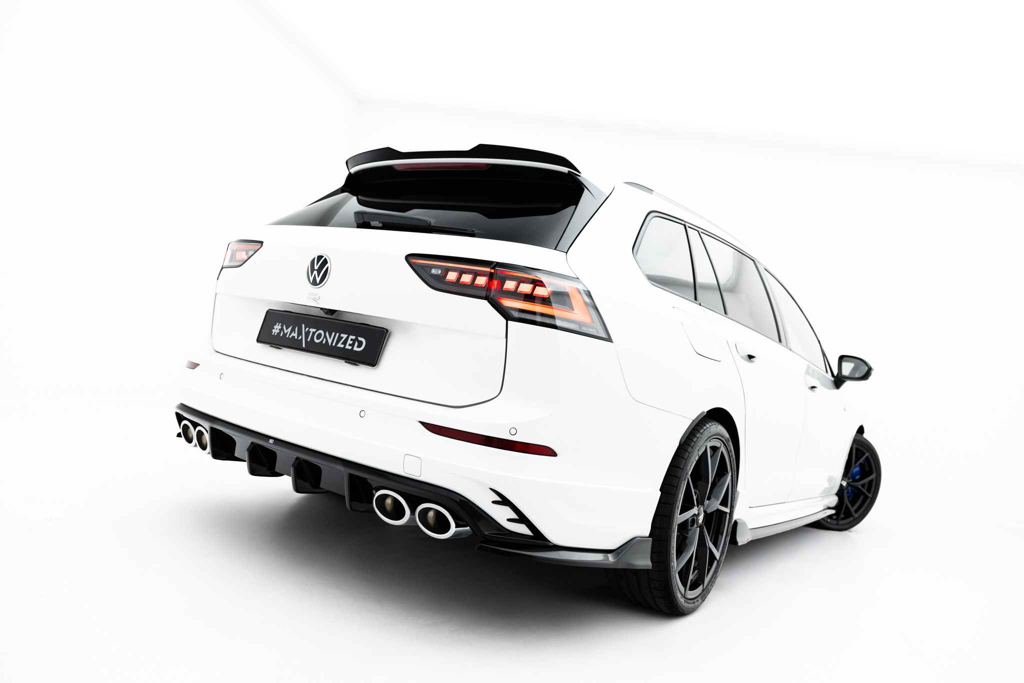 BAKRE SIDOSPLITTERS V.2 TILL VOLKSWAGEN GOLF R VARIANT MK8 / MK8 FACELIFT TILL MED : VW-GO-8F-R-VA-RS1G+RS1RG – MAXTON DESIGN