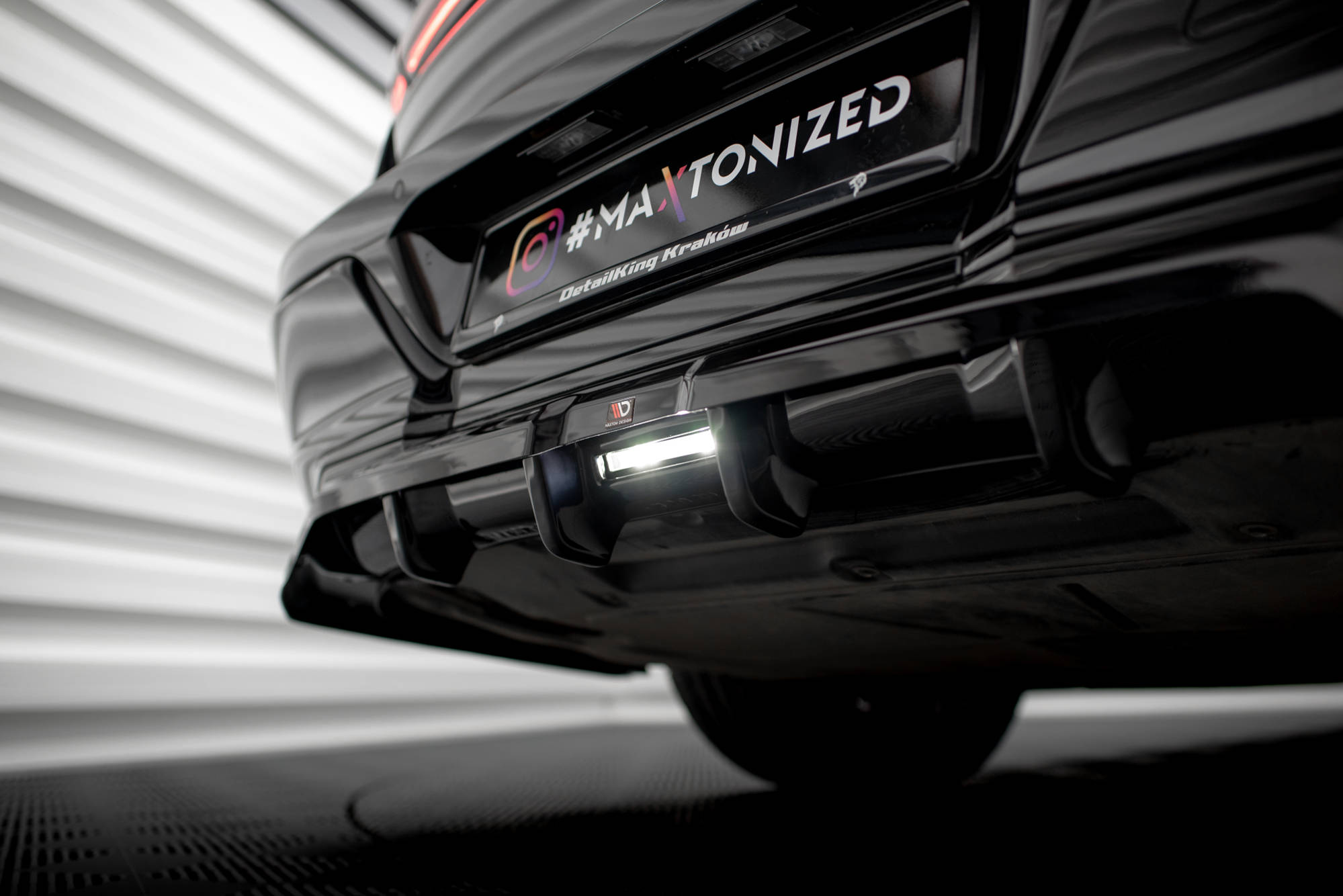 Central Rear Splitter (Vertical Bars) BMW 7 M-Pack G70 - 5