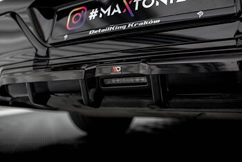 Central Rear Splitter (Vertical Bars) BMW 7 M-Pack G70