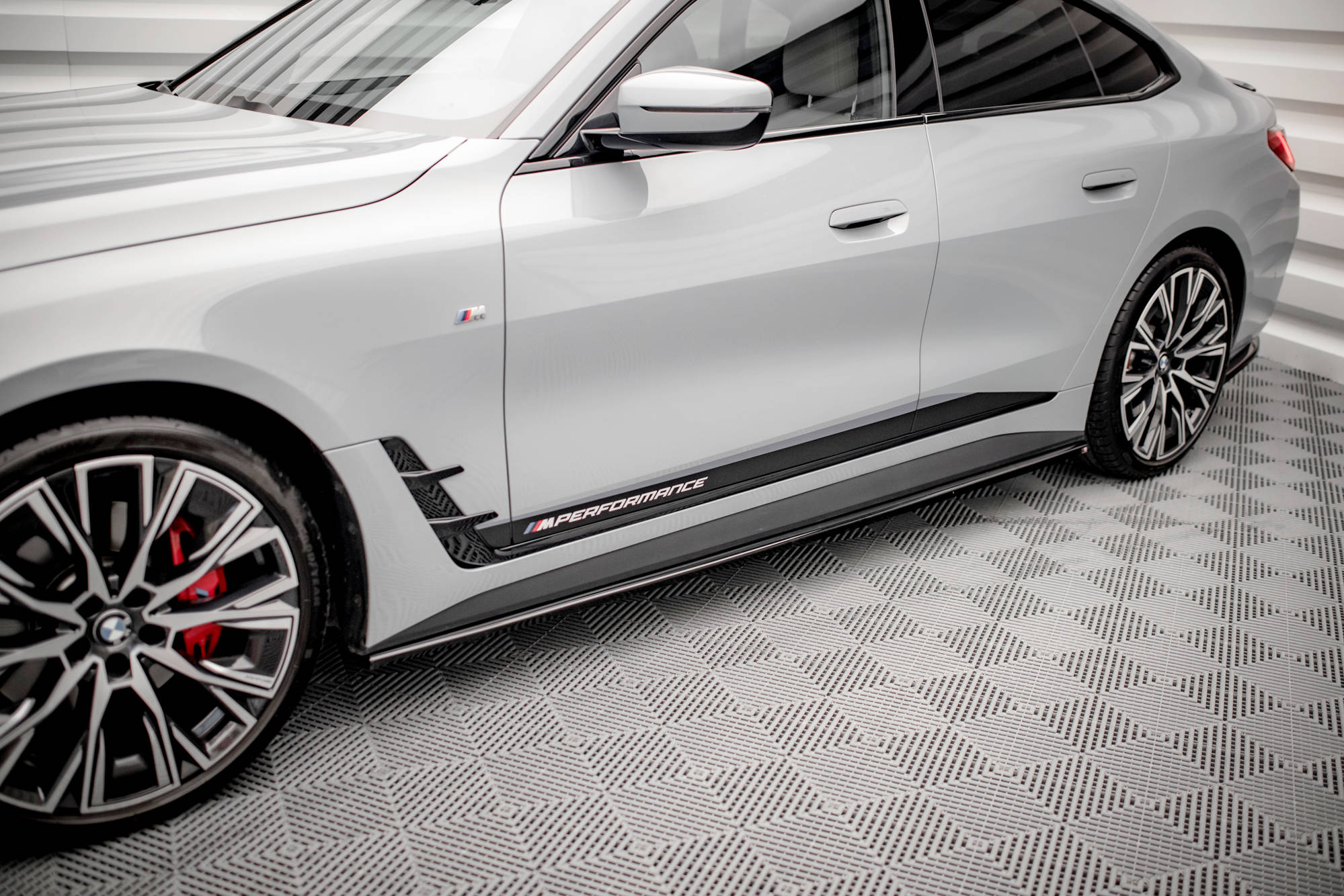 Side Skirts Diffusers V.2 BMW i4 M-Pack G26 - 2