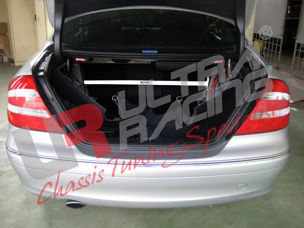 MERCEDES CLK 320 C209 02-09 ULTRARACING BAKRE FJÄDERBENSSTAG