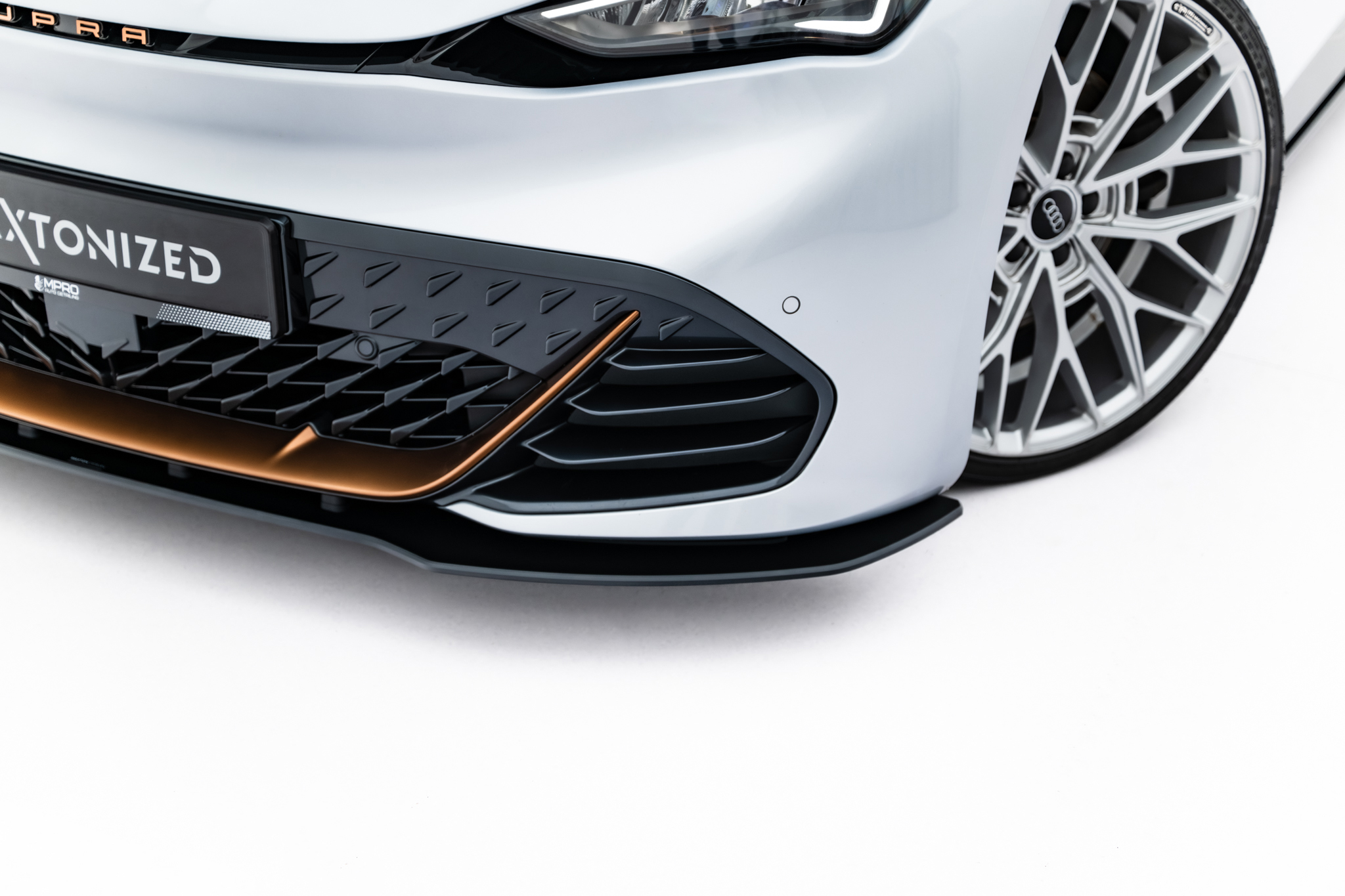 STREET PRO FRONT SPLITTER SUITABLE FOR CUPRA BORN MK1 – MAXTON DESIGN - 6