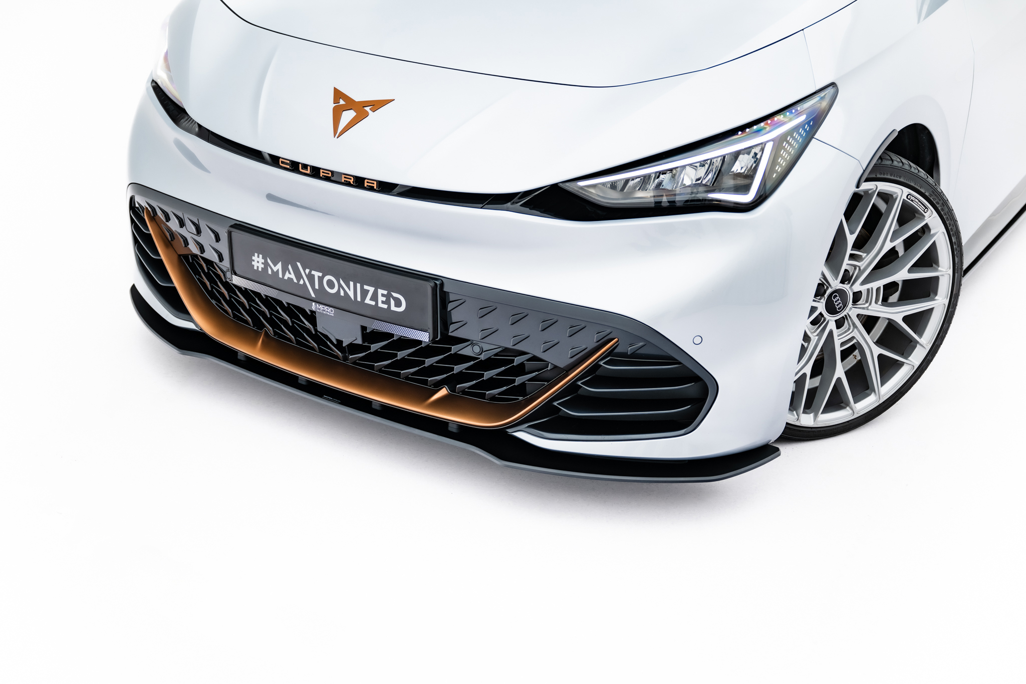 STREET PRO FRONT SPLITTER SUITABLE FOR CUPRA BORN MK1 – MAXTON DESIGN - 5