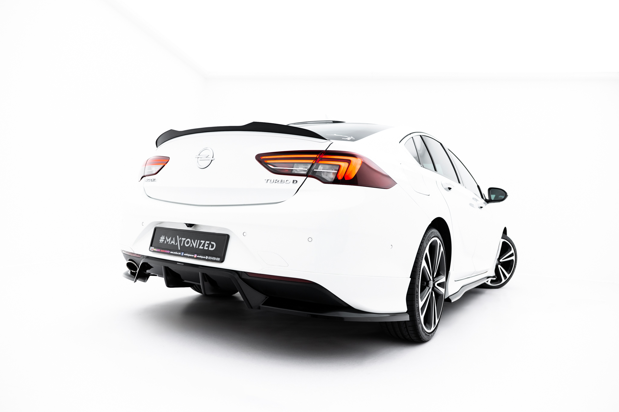 REAR SPLITTER (WITH VERTICAL BARS) SUITABLE FOR OPEL INSIGNIA OPC-LINE MK2 – MAXTON DESIGN