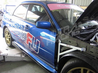 IMPREZA WRX/STI 01-07 GD ULTRARACING 3-POINT FENDER BRACKETS