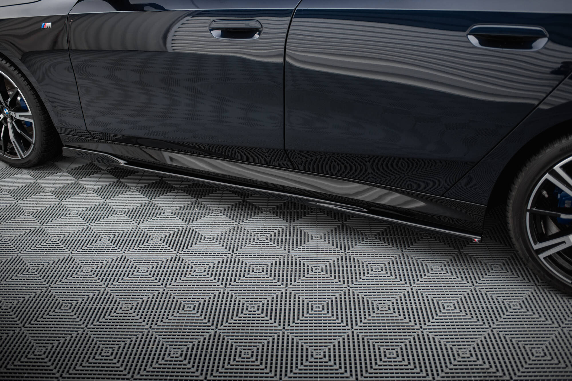 Side Skirts Diffusers V.2 BMW 5 M-Pack G60 - 4