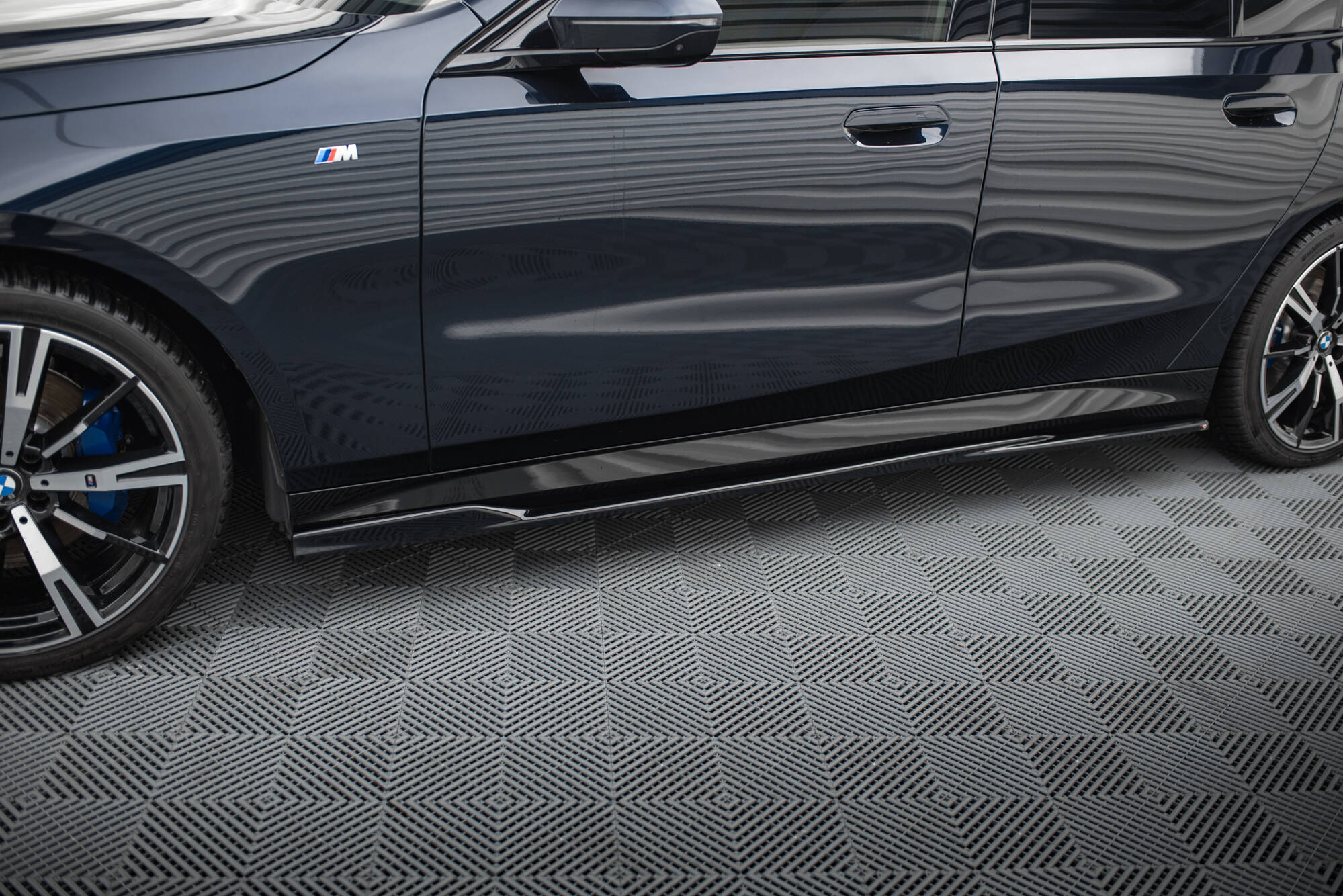 Side Skirts Diffusers V.2 BMW 5 M-Pack G60 - 3