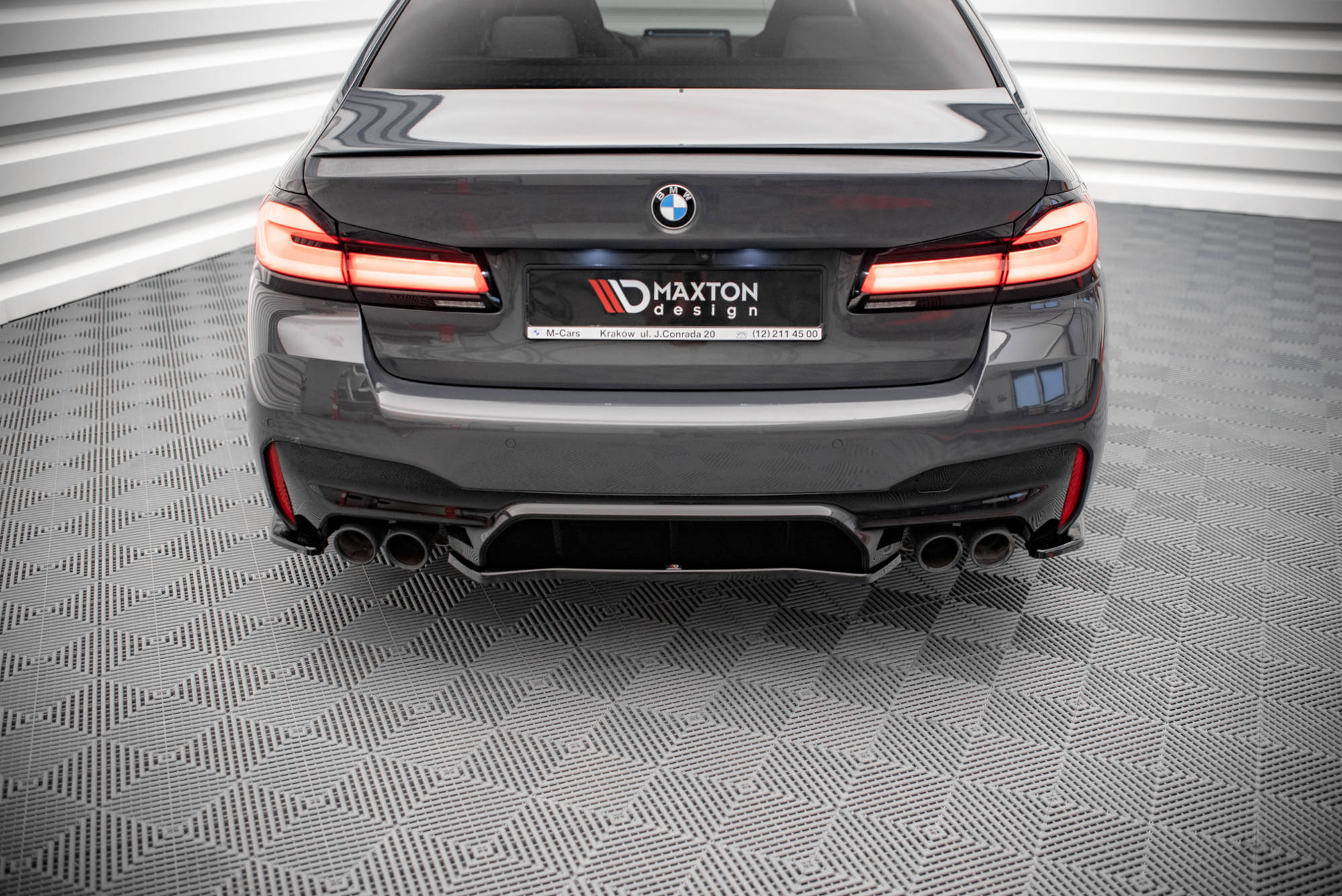 Central Rear Splitter BMW M5 F90 - 4