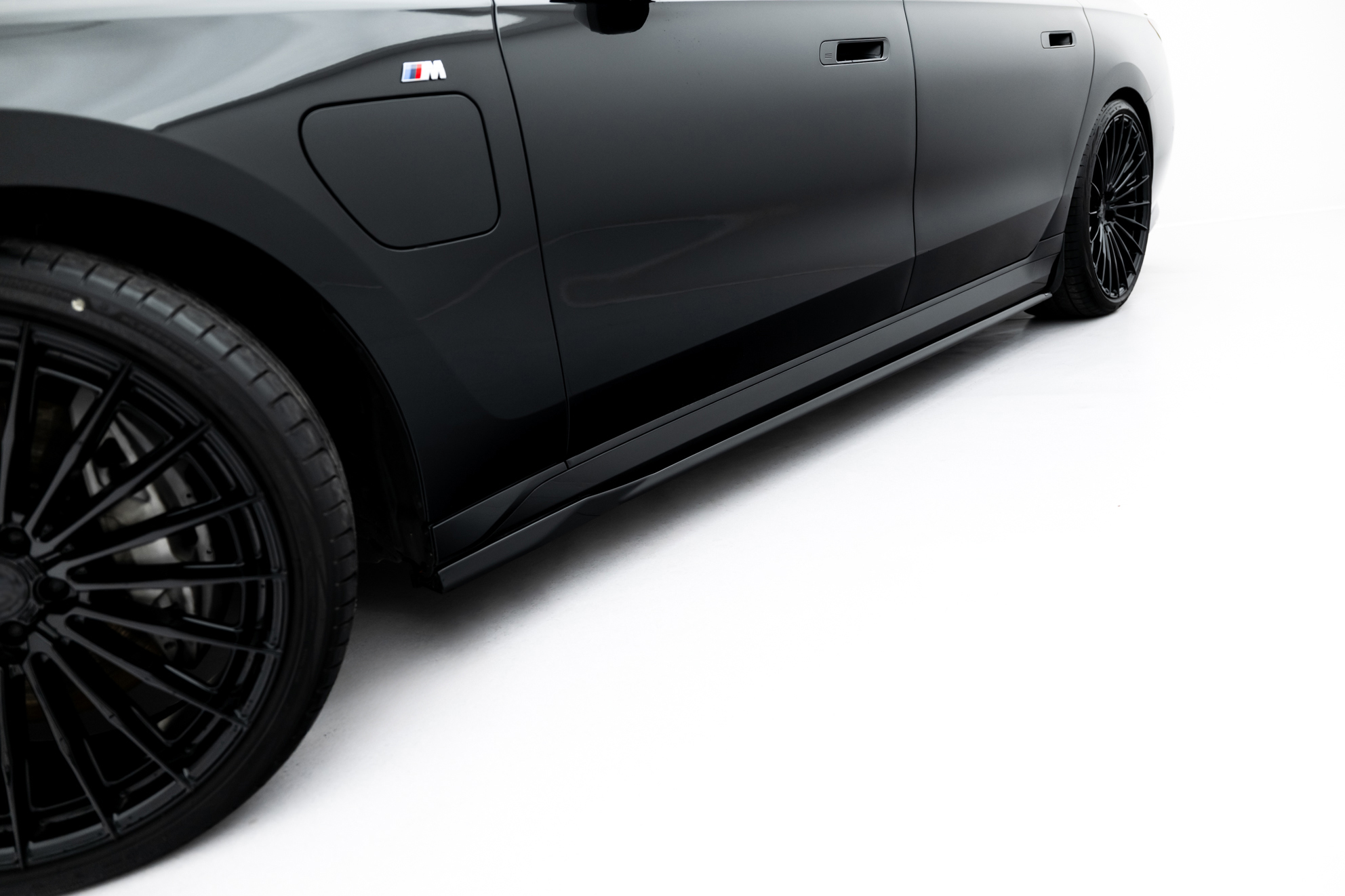 SIDE SKIRTS DIFFUSERS V.2 SUITABLE FOR BMW 740D XDRIVE M-PACK / 740I XDRIVE M-PACK G70 – MAXTON DESIGN