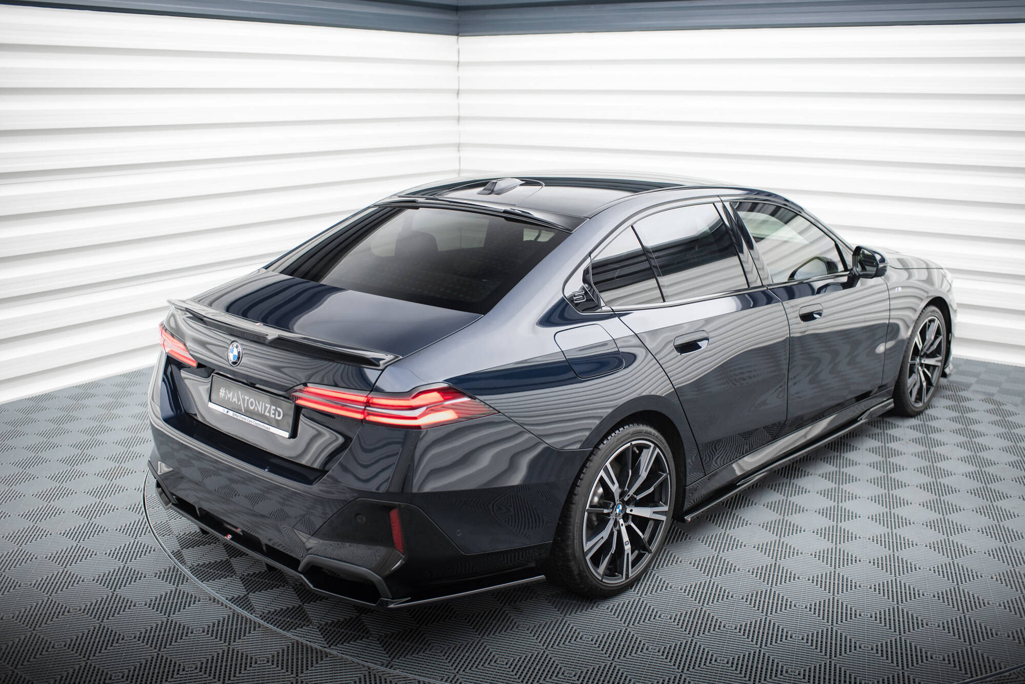 Rear Window Extension BMW 5 M-Pack G60 - 3