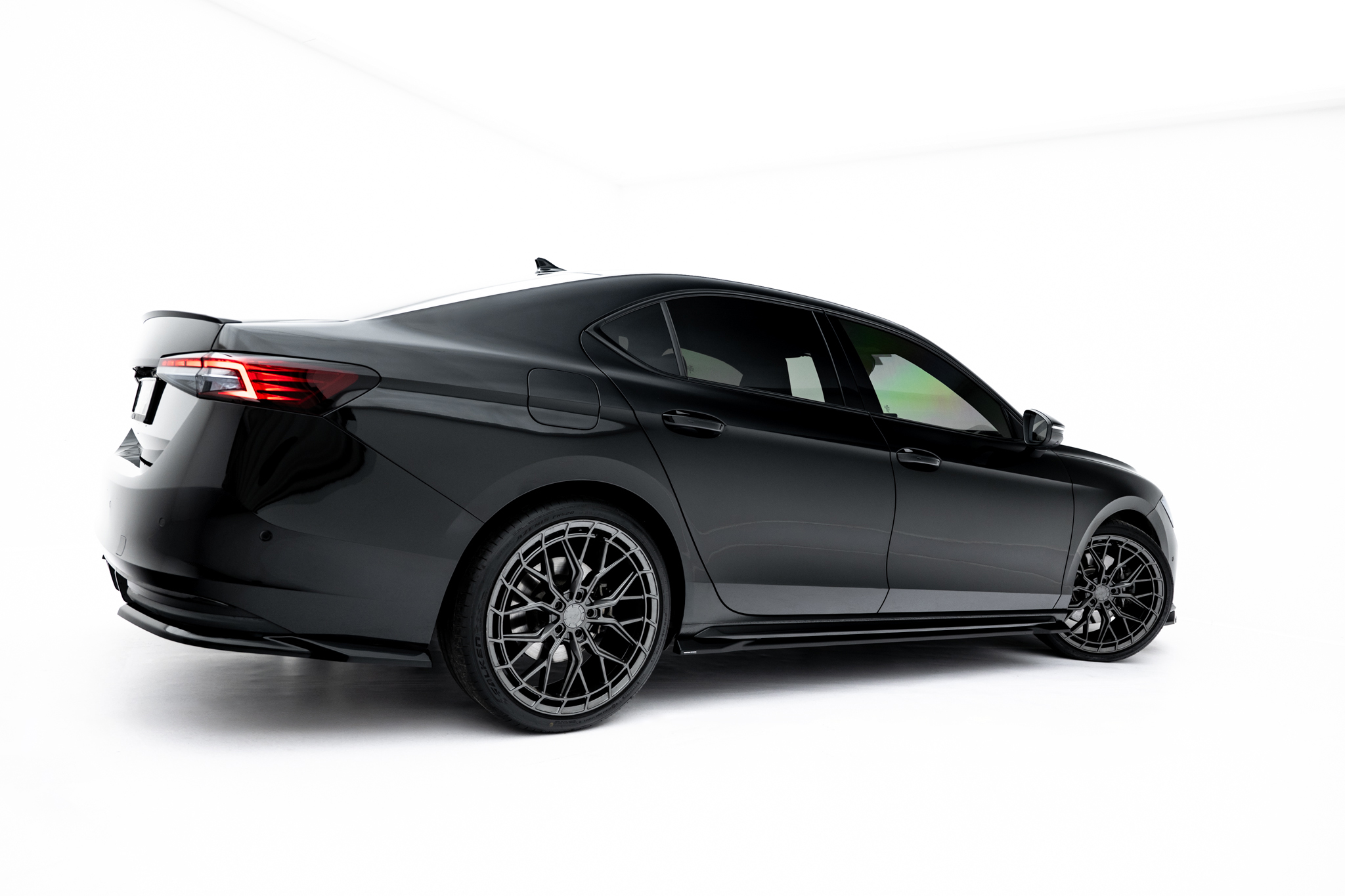 SIDE SKIRTS DIFFUSERS V.1 SUITABLE FOR SKODA SUPERB SPORTLINE MK4 – MAXTON DESIGN - 2