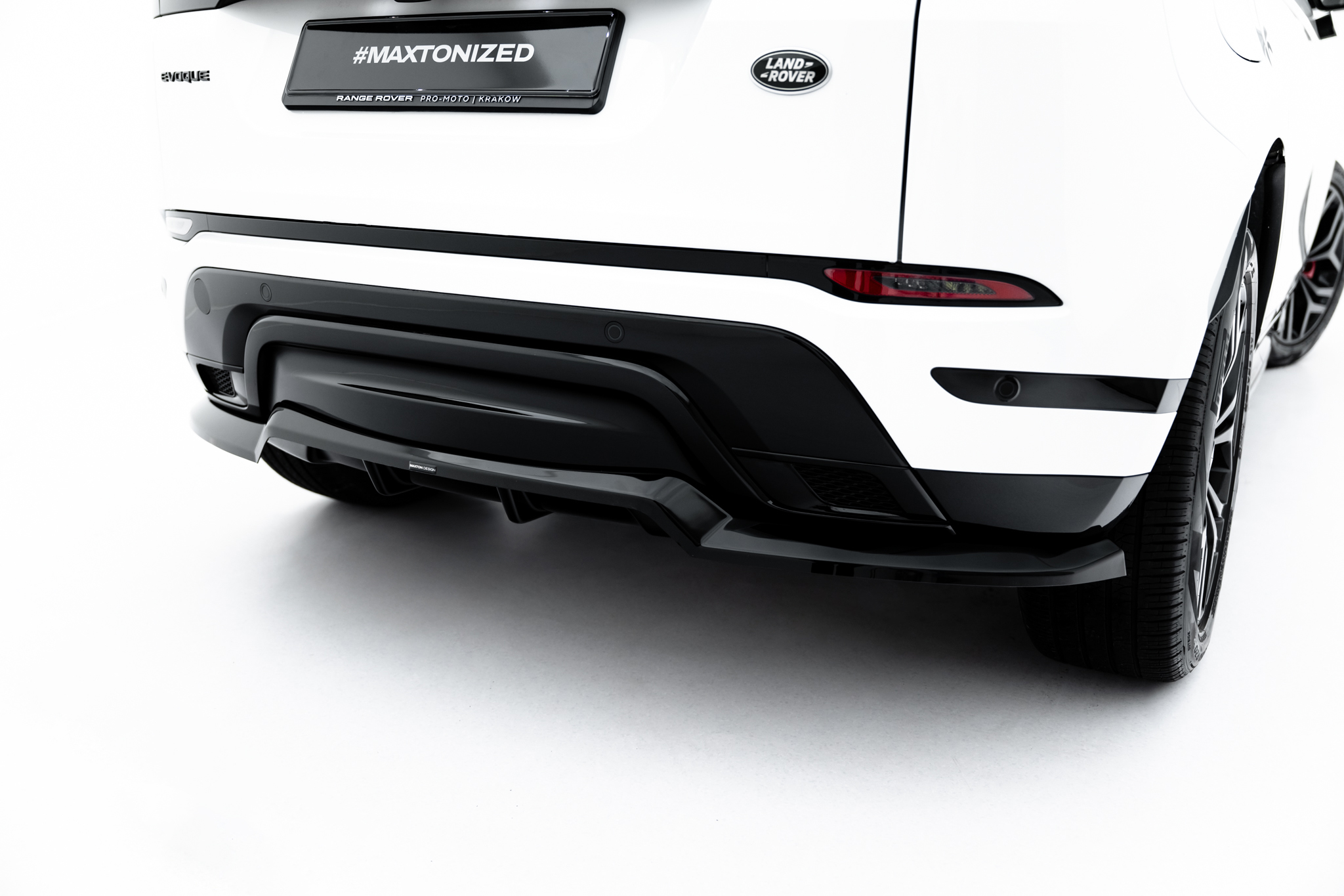 REAR SPLITTER (WITH VERTICAL BARS) SUITABLE FOR LAND ROVER RANGE ROVER EVOQUE DYNAMIC MK2 – MAXTON DESIGN - 4