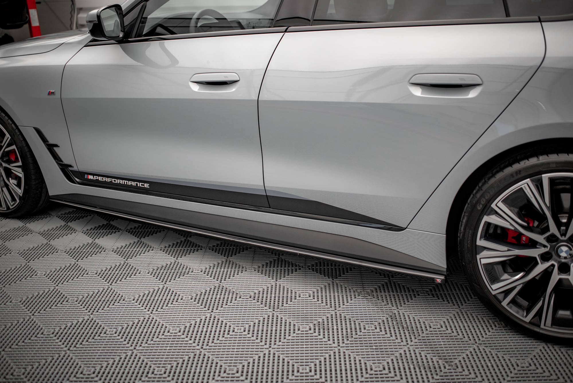 Side Skirts Diffusers V.1 BMW 4 Gran Coupe M-Pack / M440i G26 - 3