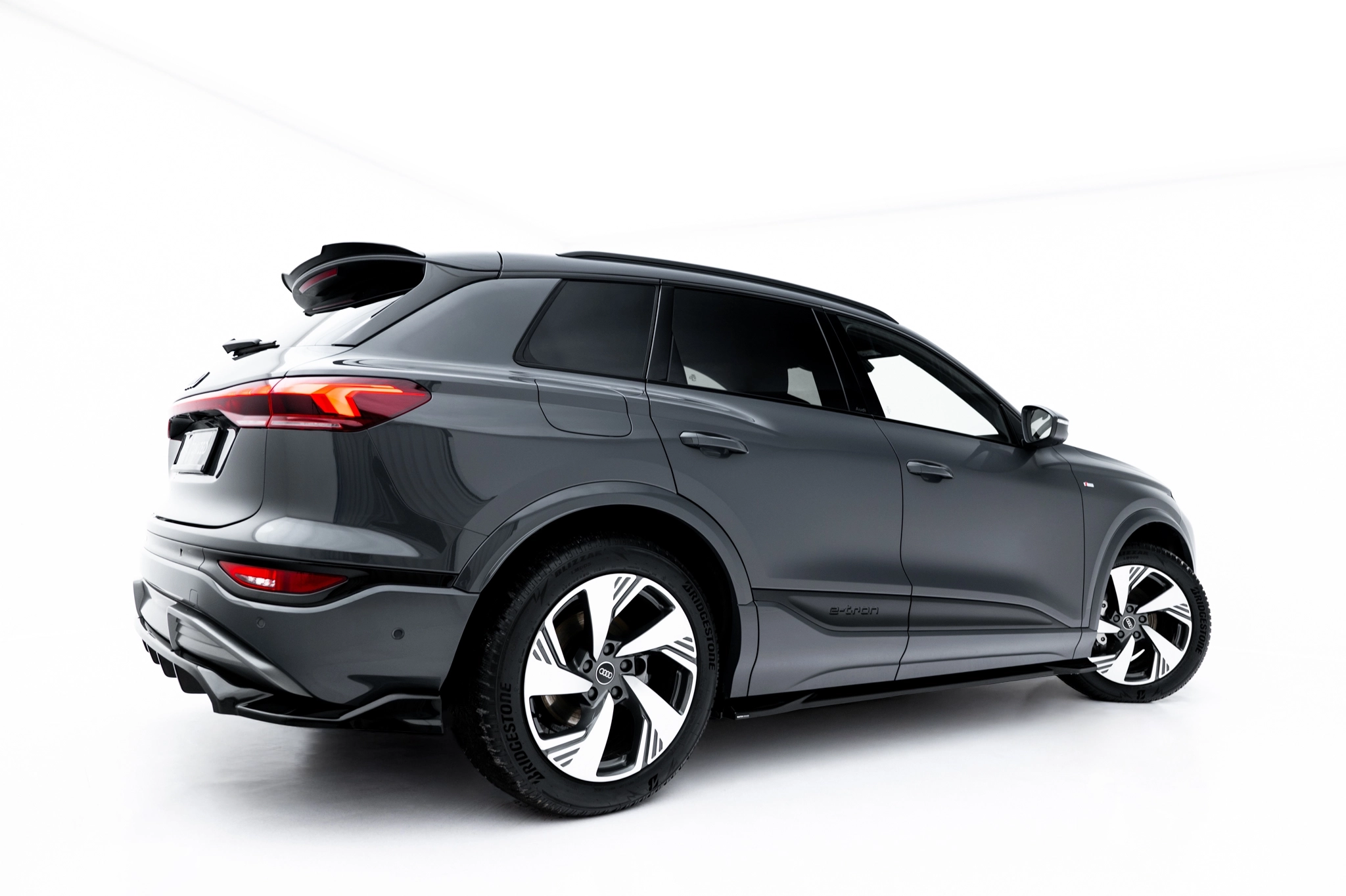 SIDE SKIRTS DIFFUSERS SUITABLE FOR AUDI Q6 E-TRON STANDARD / S-LINE / SQ6 E-TRON SUV / SPORTBACK MK1 – MAXTON DESIGN - 3