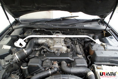 LEXUS LS 400 89-94 ULTRARACING 2-POINT FRONT UPPER STRUTBAR