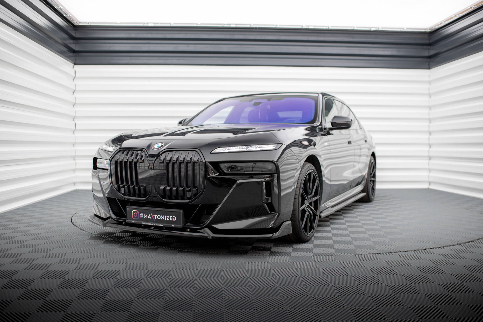 Front Splitter V.2 BMW 7 M-Pack / M760e / i7 M-Pack G70 - 2
