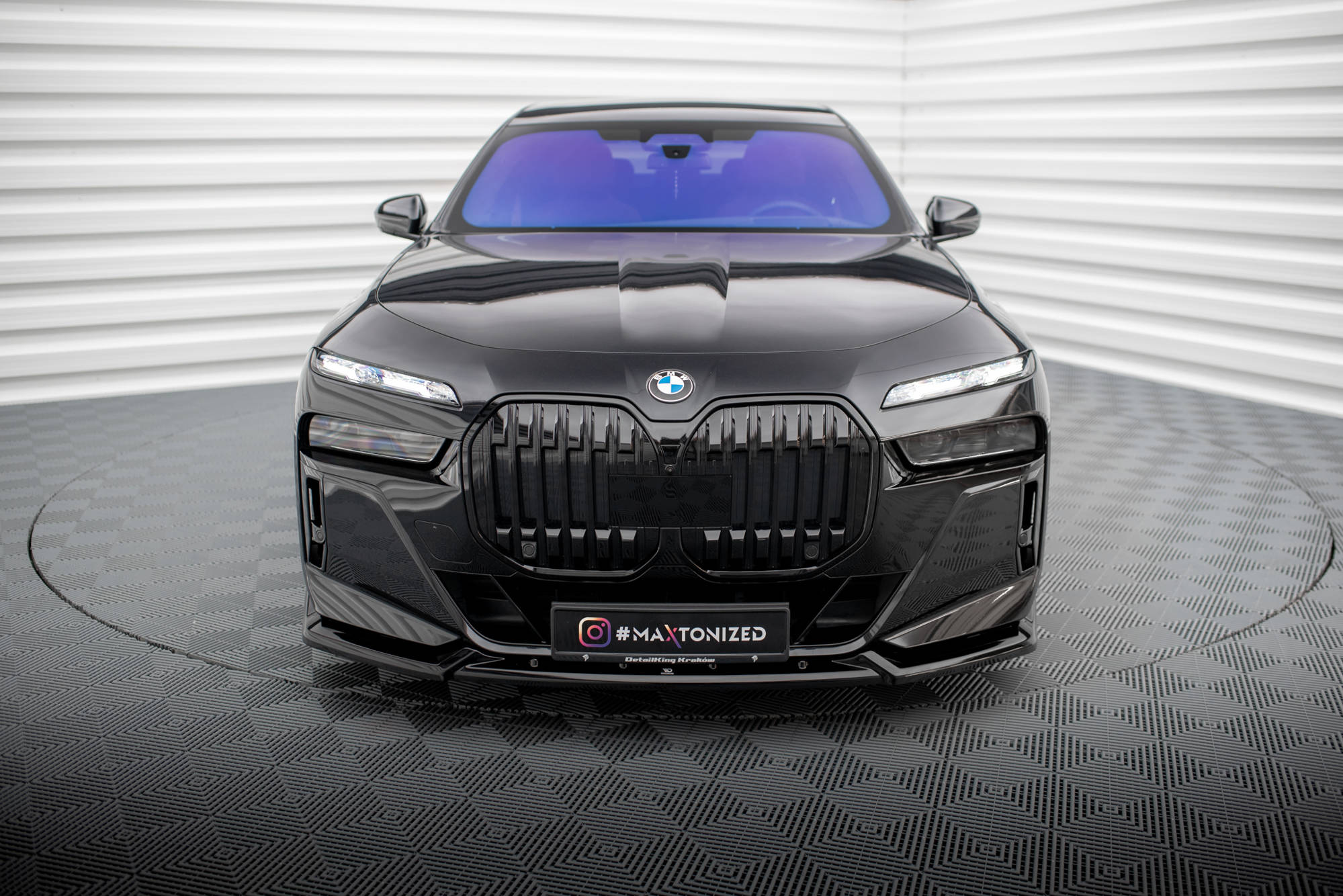 Front Splitter V.2 BMW 7 M-Pack / M760e / i7 M-Pack G70 - 3