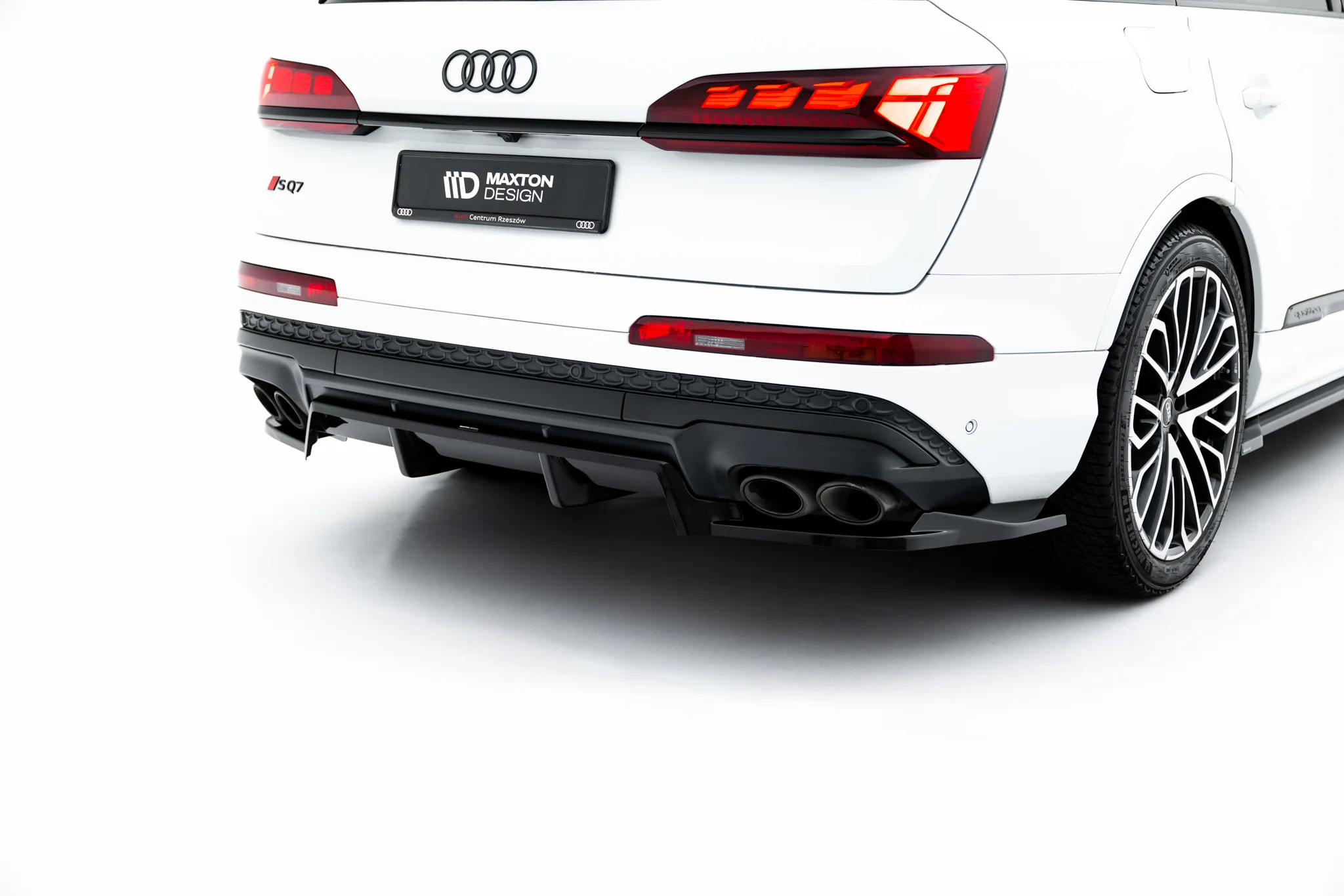 REAR SPLITTER (WITH VERTICAL BARS) SUITABLE FOR AUDI SQ7 MK2 FACELIFT 2 – MAXTON DESIGN - 6