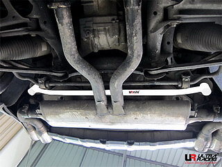 VW TOUAREG 5.0 V10 02+ ULTRARACING 2-POINT REAR LOWER TIEBAR