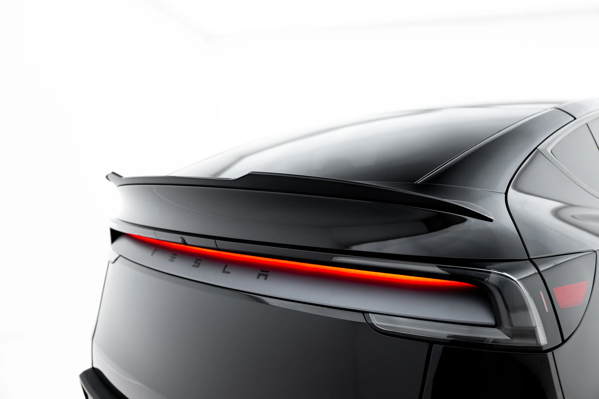 SPOILER CAP SUITABLE FOR TESLA MODEL Y PREMIUM MK1 FACELIFT – MAXTON DESIGN