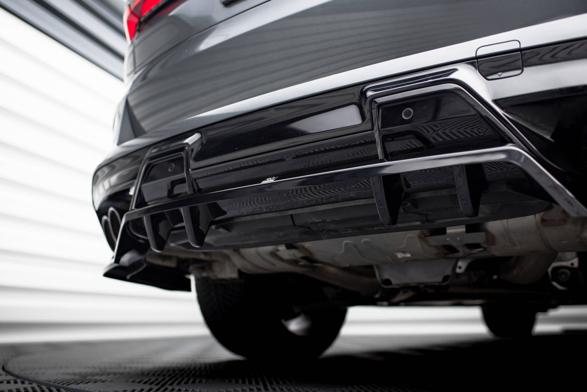 Central Rear Splitter (Vertical Bars) BMW X5 M F95 Facelift - 5