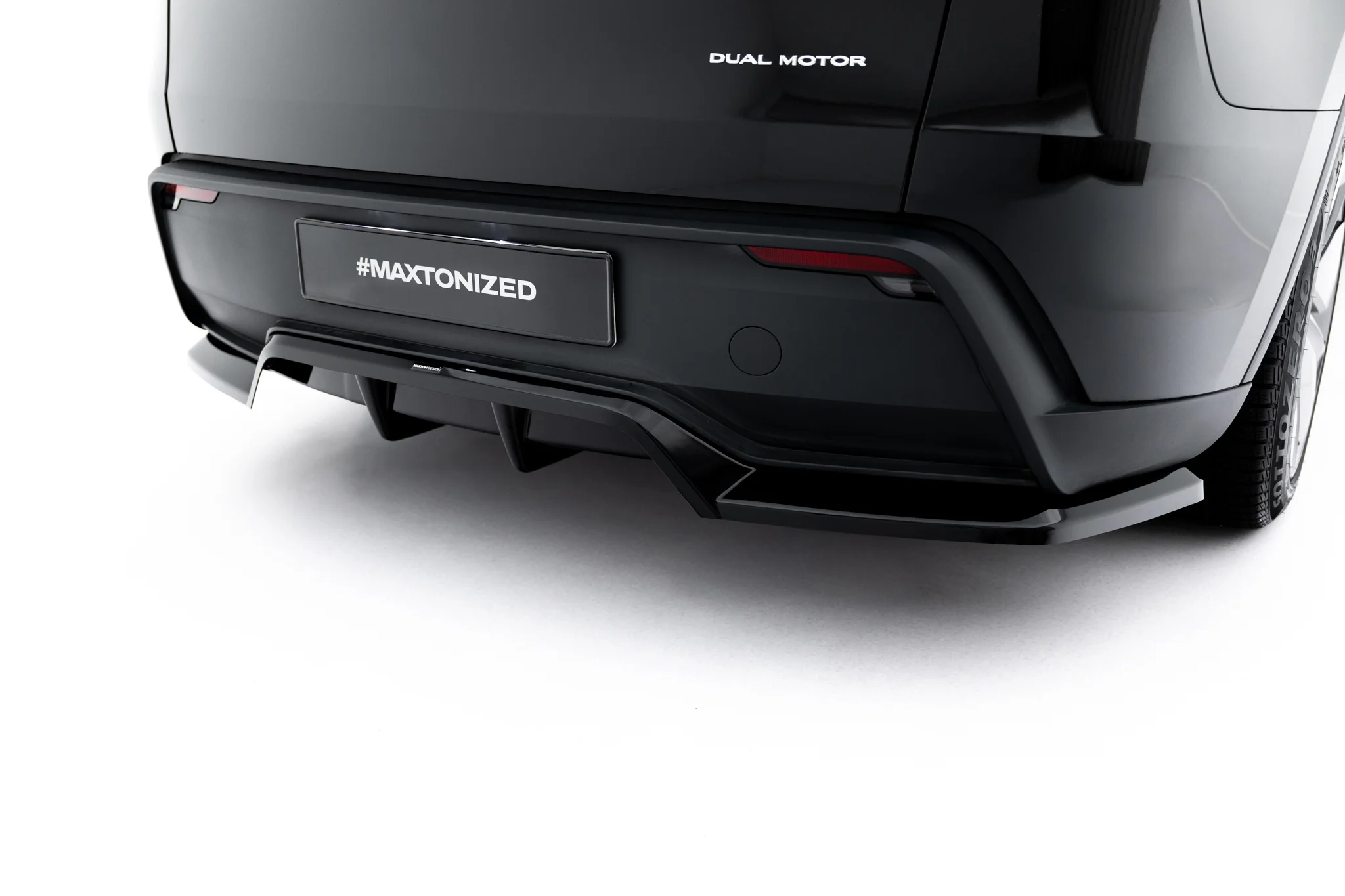 REAR SPLITTER (WITH VERTICAL BARS) SUITABLE FOR TESLA MODEL Y PREMIUM MK1 FACELIFT – MAXTON DESIGN - 4