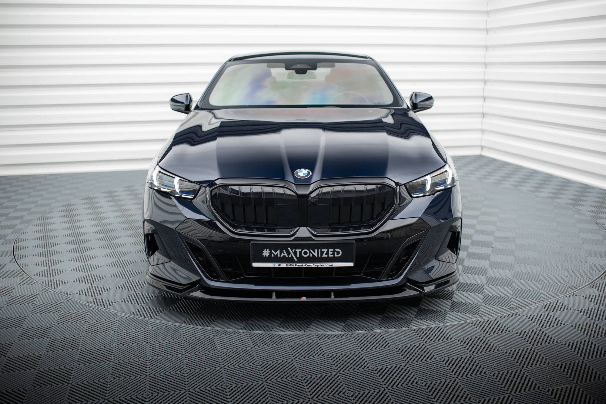 Front Splitter V.1 BMW 5 M-Pack G60 - 2