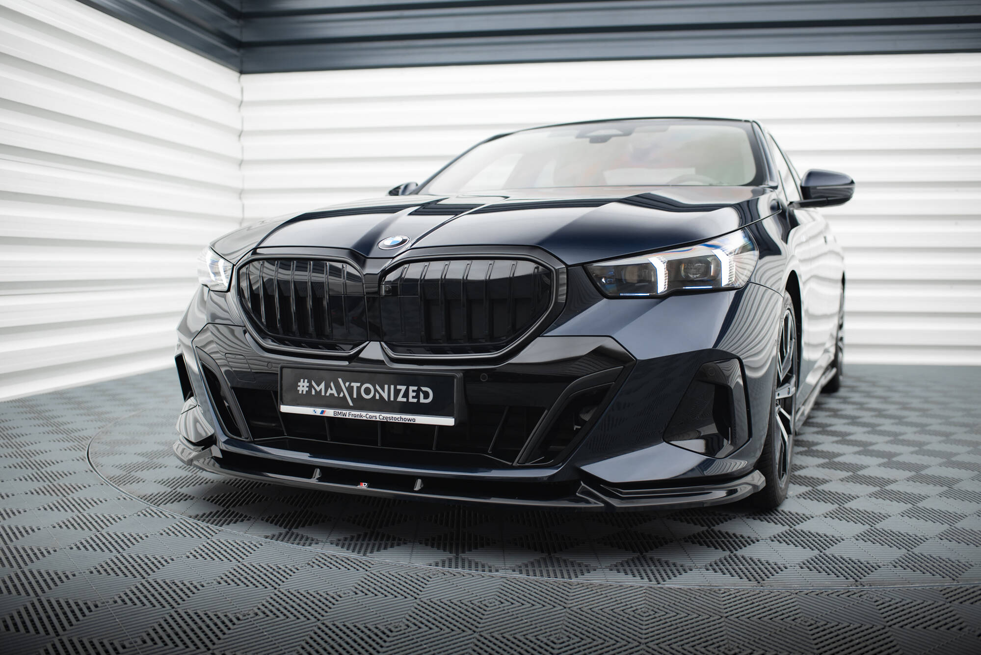 Front Splitter V.1 BMW 5 M-Pack G60 - 3