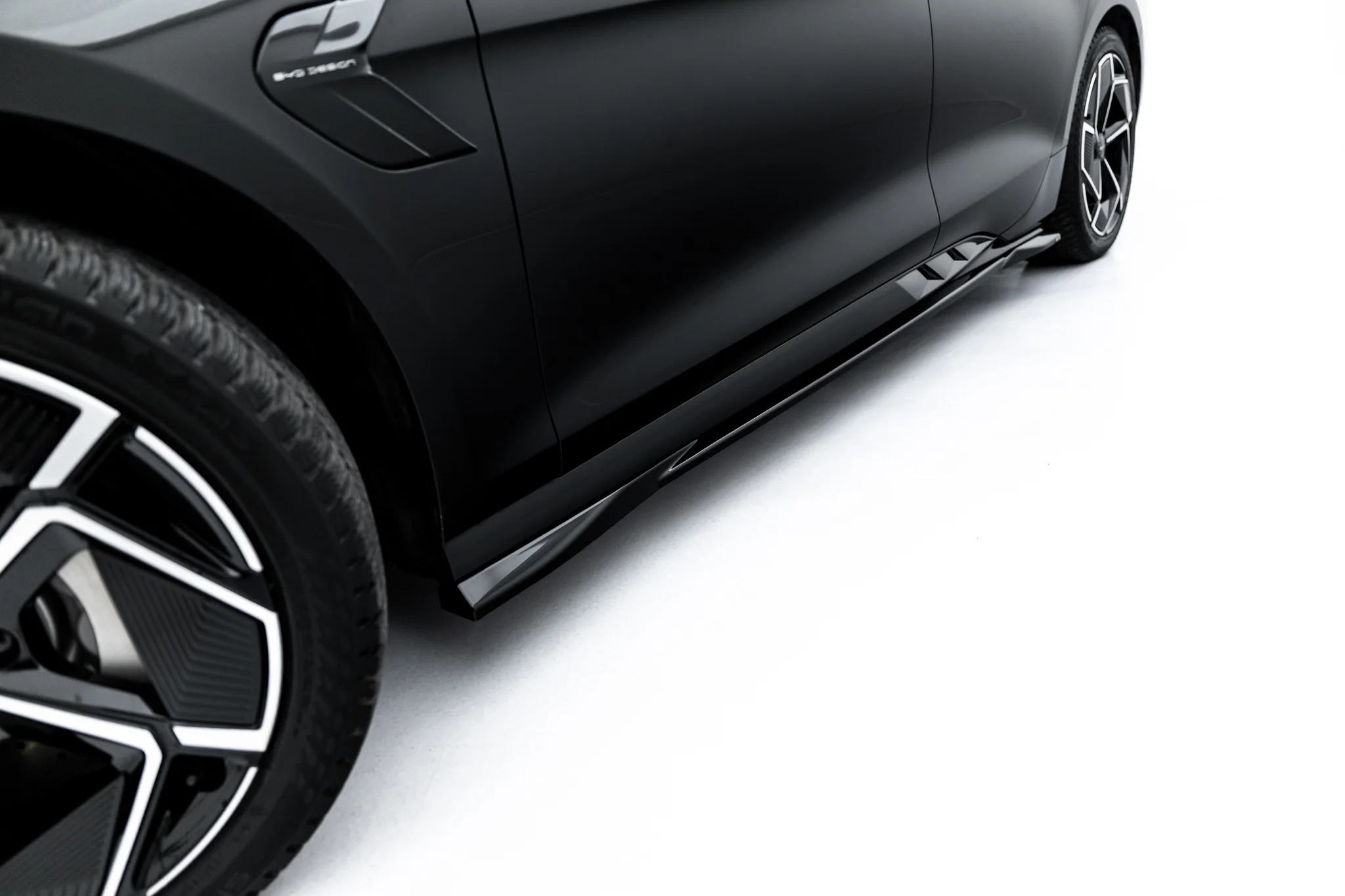 SIDE SKIRTS DIFFUSERS SUITABLE FOR BYD SEAL MK1 – MAXTON DESIGN - 2
