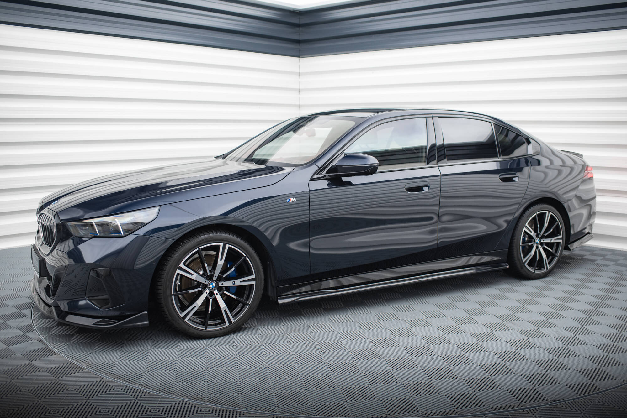 Side Skirts Diffusers V.1 BMW 5 M-Pack G60 - 2