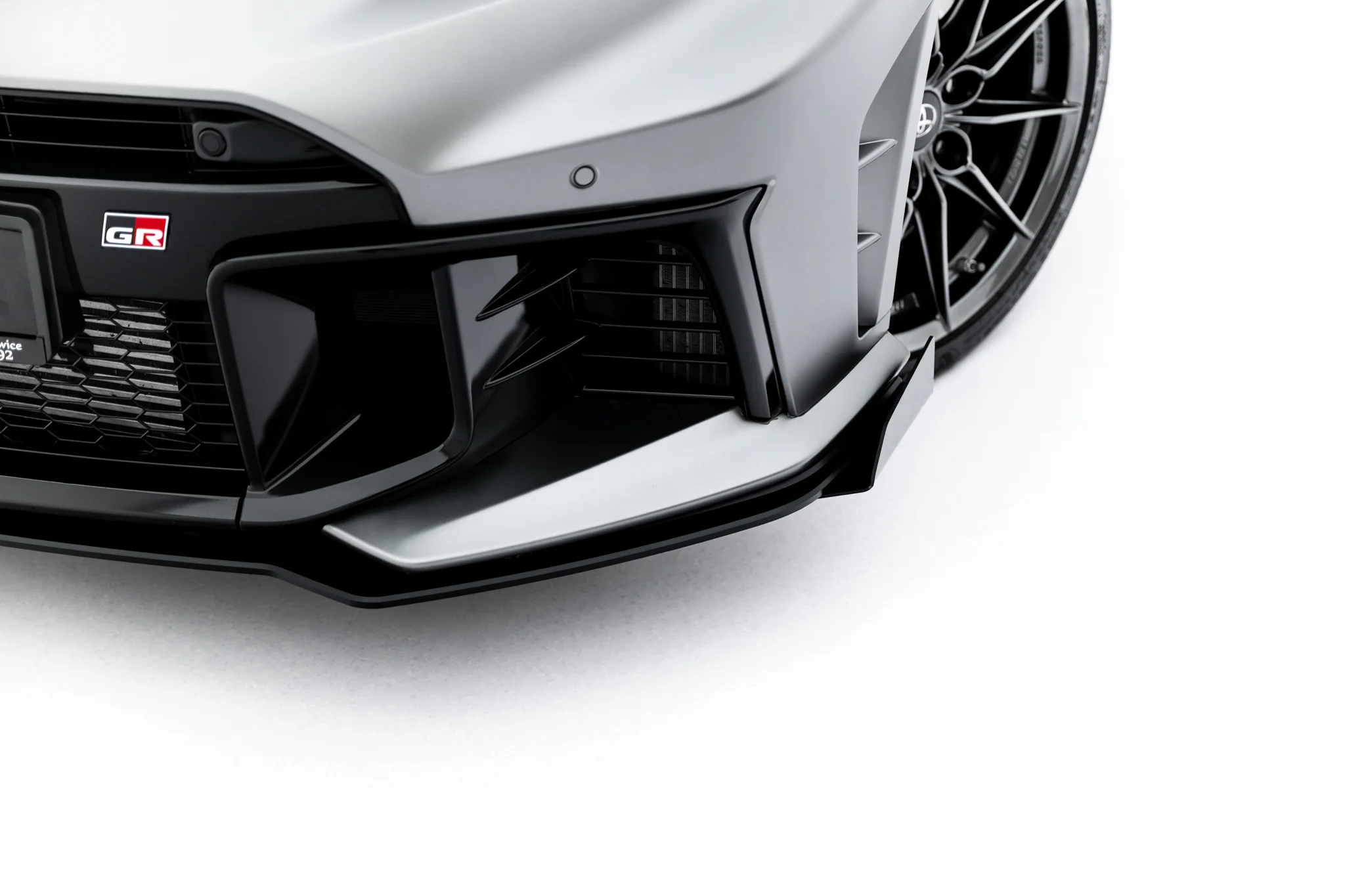 STREET PRO FRONT SPLITTER + FLAPS SUITABLE FOR TOYOTA GR YARIS MK4 FACELIFT – MAXTON DESIGN - 9