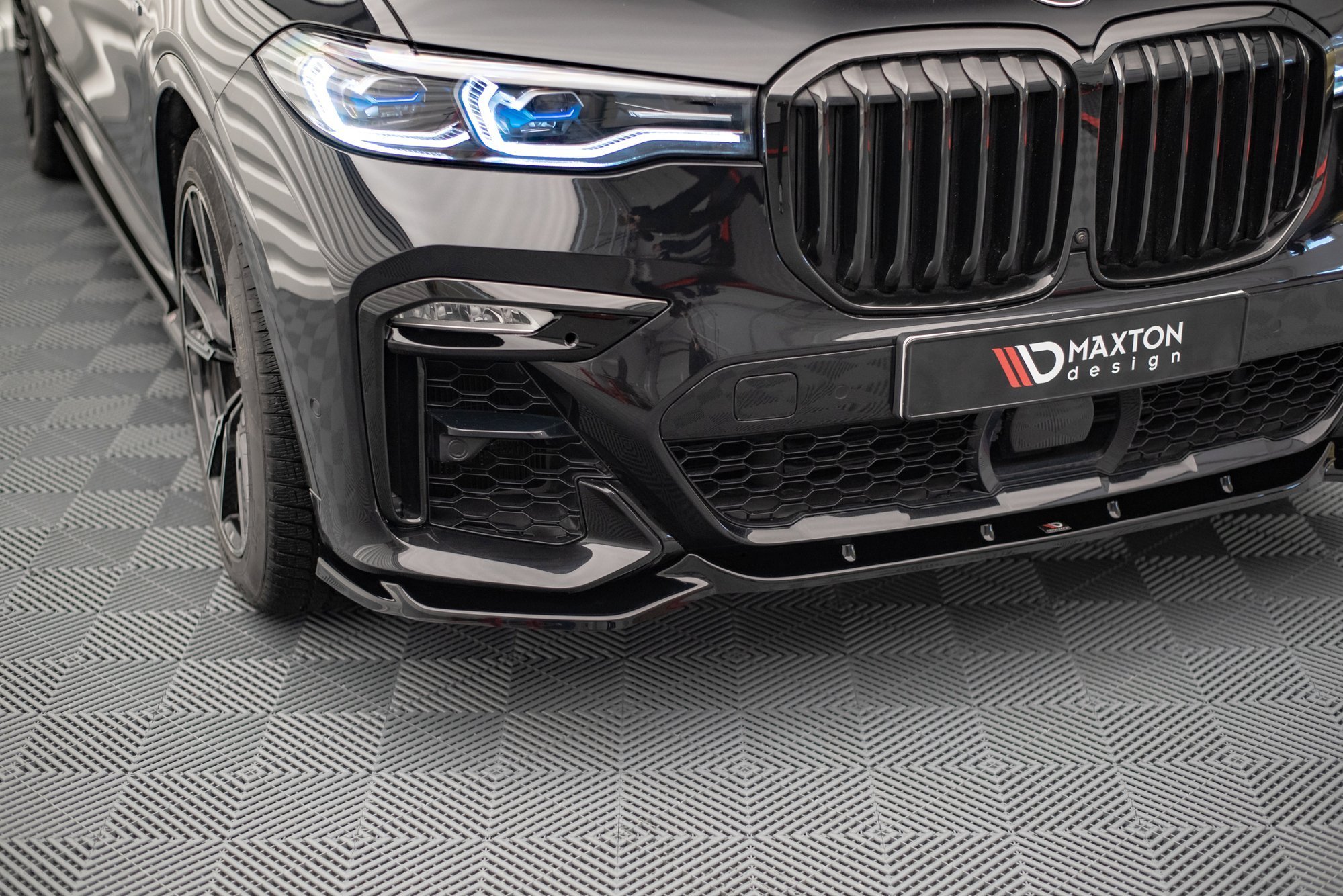 Front Splitter V.3 BMW X7 M-Pack G07 - 3