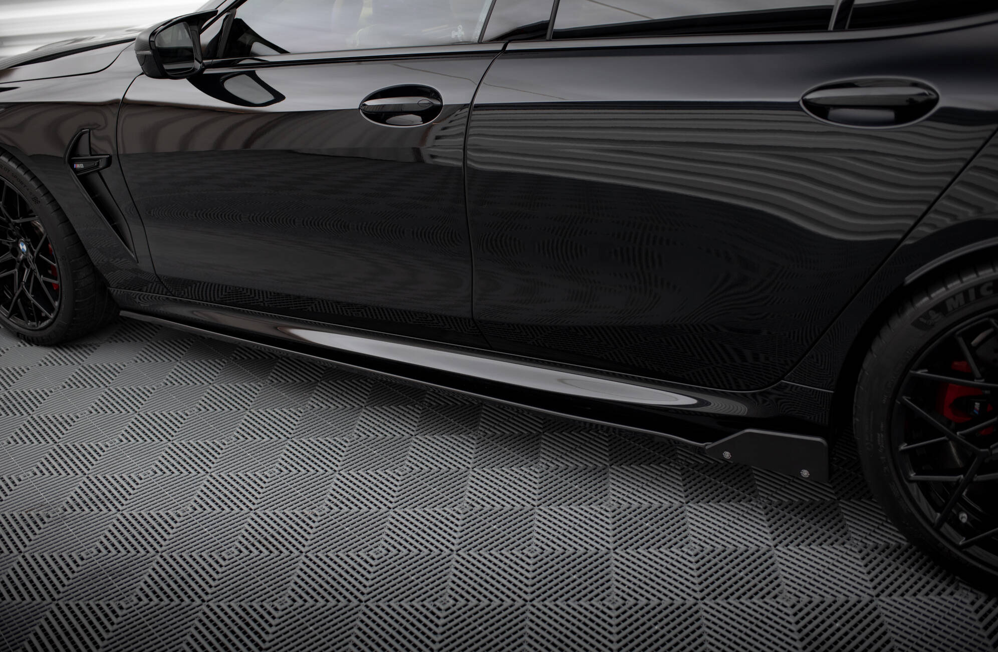 Side Skirts Diffusers V.1 + Flaps BMW M8 Gran Coupe F93 / 8 Gran Coupe M-Pack G16 - 2