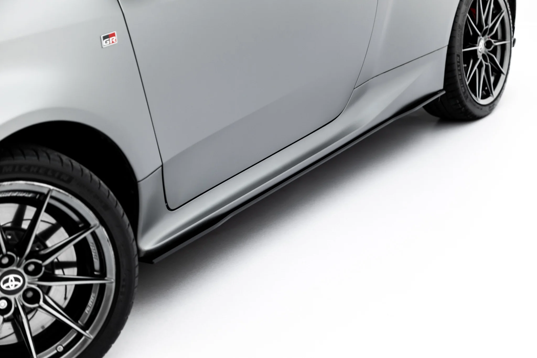 STREET PRO SIDE SKIRTS DIFFUSERS SUITABLE FOR TOYOTA GR YARIS MK4 FACELIFT – MAXTON DESIGN - 4