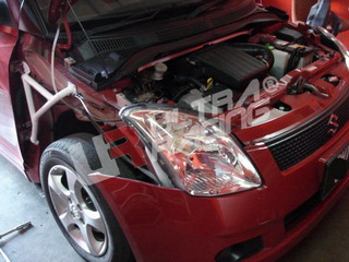 SUZUKI SWIFT 05-09 ULTRARACING 3-POINT FENDER BRACKETS