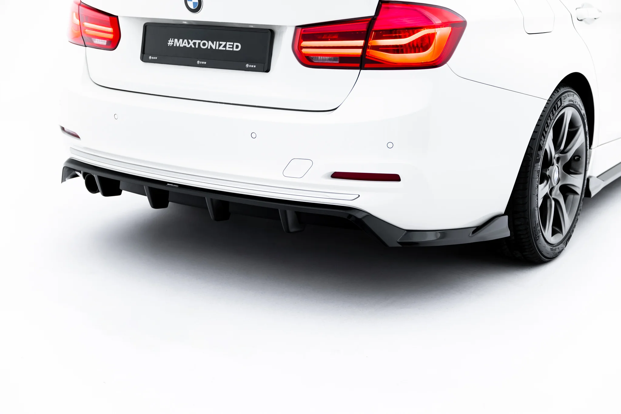 REAR SPLITTER (WITH VERTICAL BARS) SUITABLE FOR BMW 3 SPORTLINE SEDAN / TOURING F30 / F31 – MAXTON DESIGN - 4