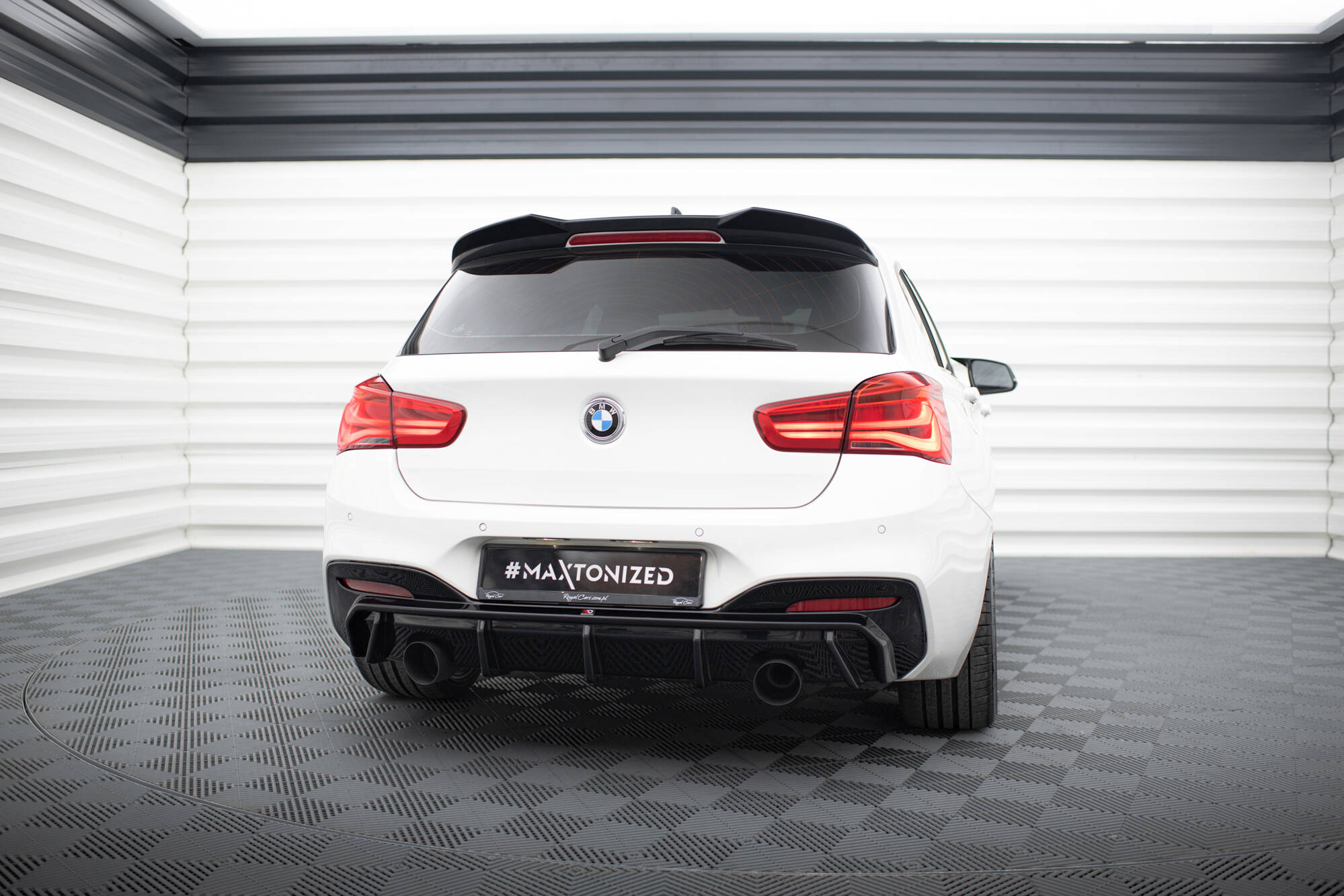 Rear Valance V.3 BMW M140i F20 Facelift - 3