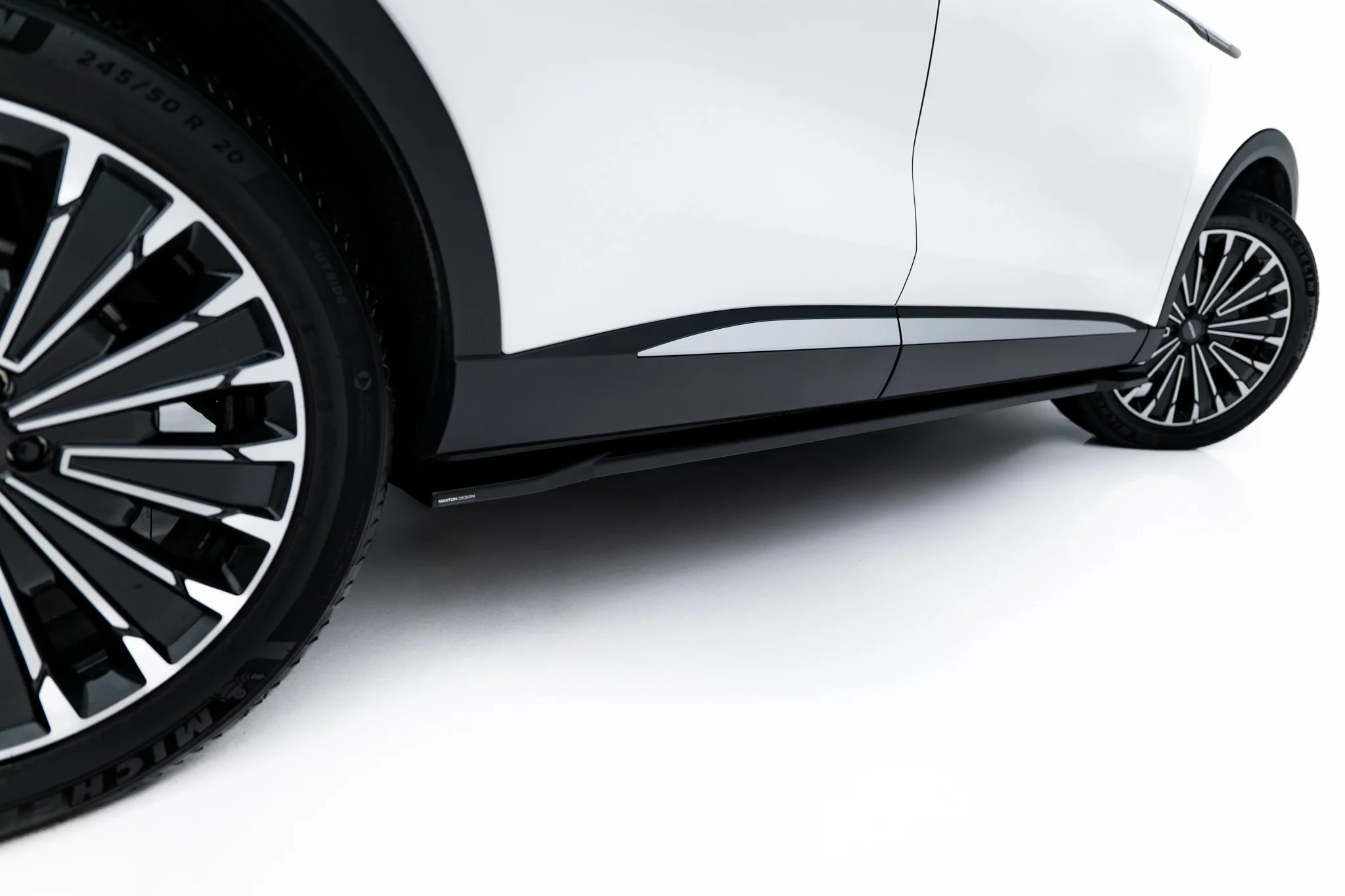 SIDE SKIRTS DIFFUSERS SUITABLE FOR OMODA 9 MK1 – MAXTON DESIGN - 2