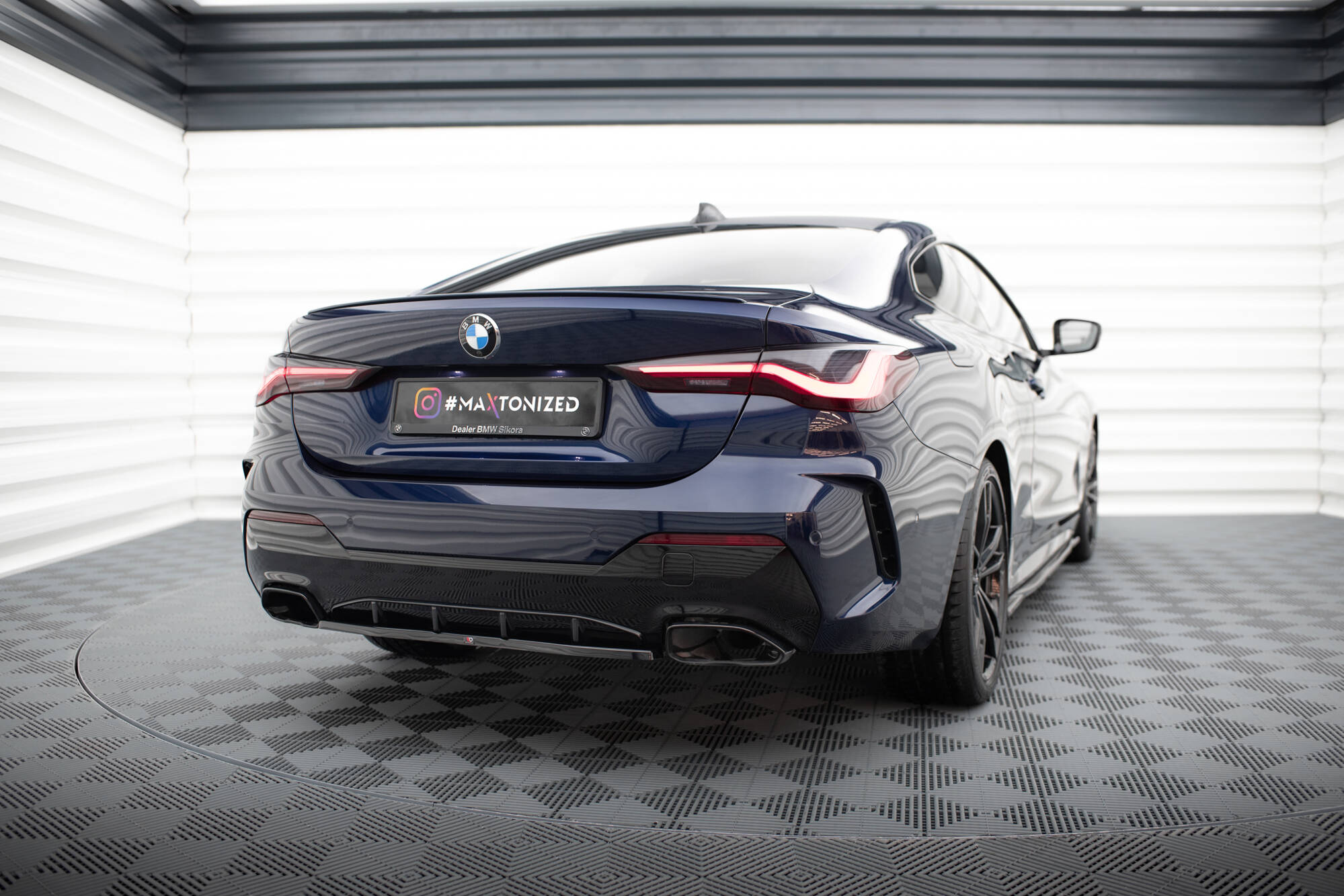 Central Rear Splitter BMW 4 M440i G22 / G23 - 3
