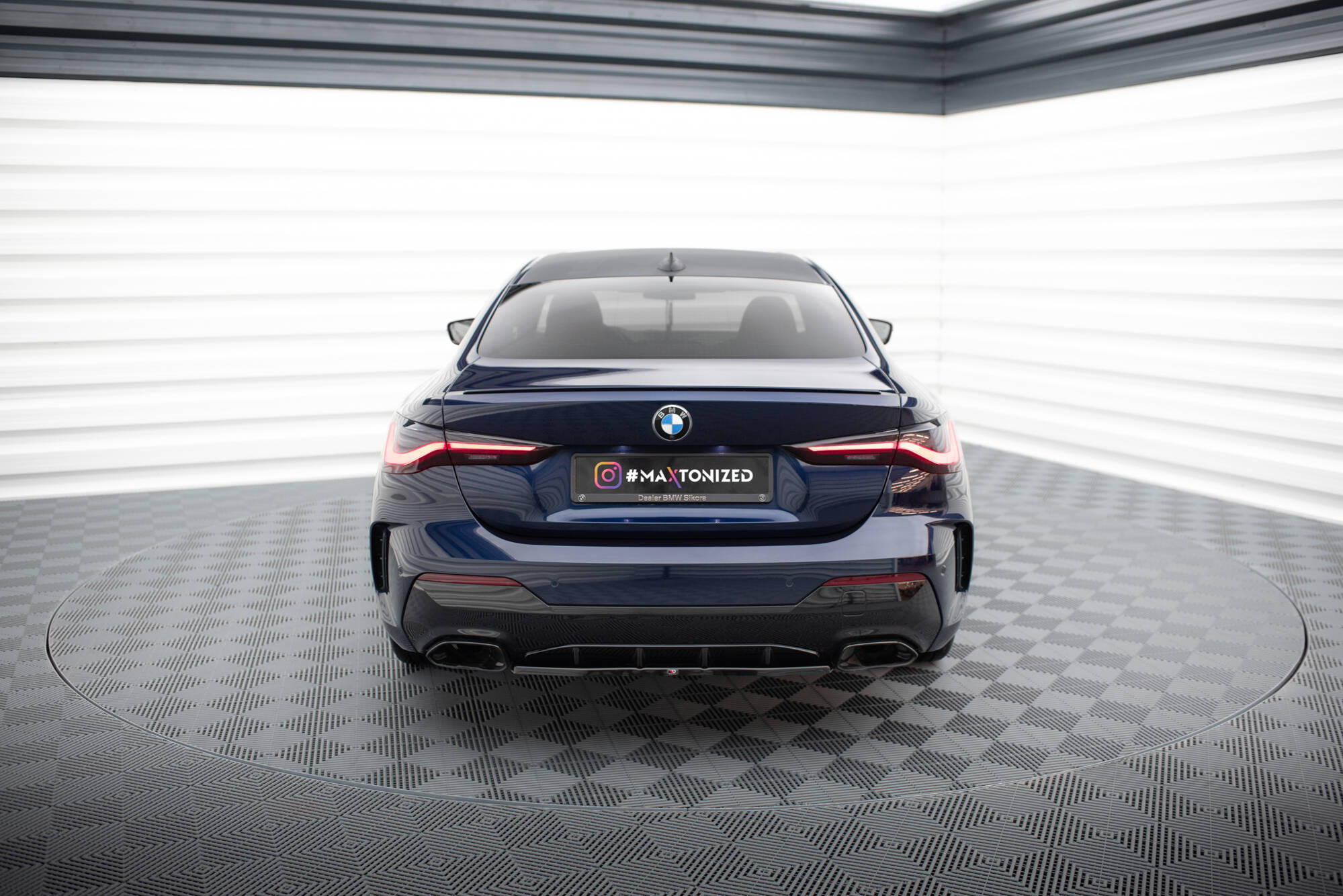 Central Rear Splitter BMW 4 M440i G22 / G23 - 2